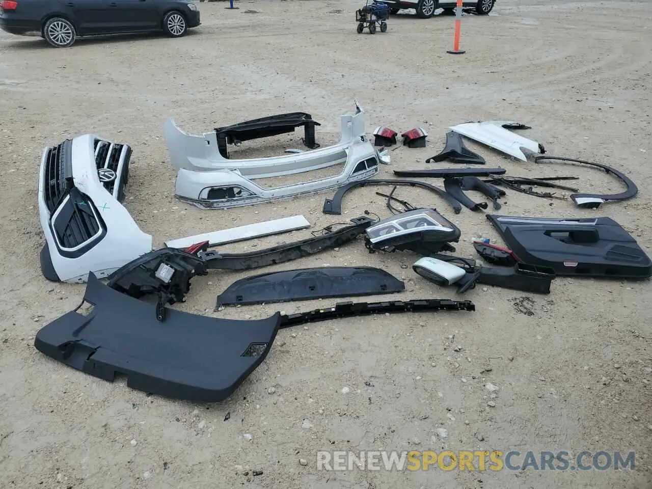 13 Photograph of a damaged car 1V2ME2CA7MC238322 VOLKSWAGEN ATLAS 2021