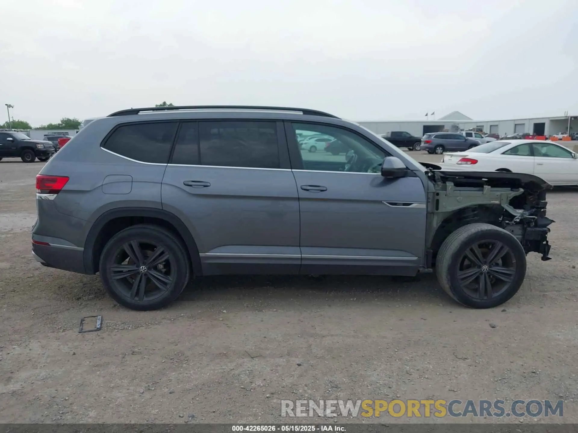 14 Photograph of a damaged car 1V2NR2CA4MC529207 VOLKSWAGEN ATLAS 2021
