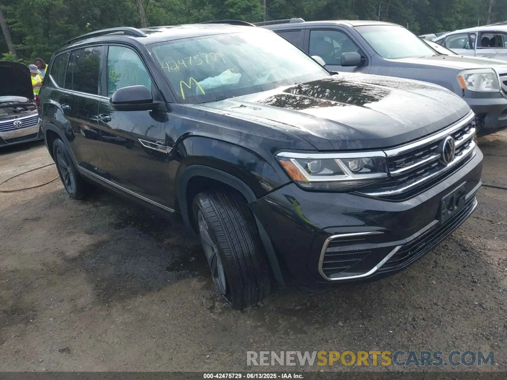 1 Photograph of a damaged car 1V2NR2CA7MC535342 VOLKSWAGEN ATLAS 2021