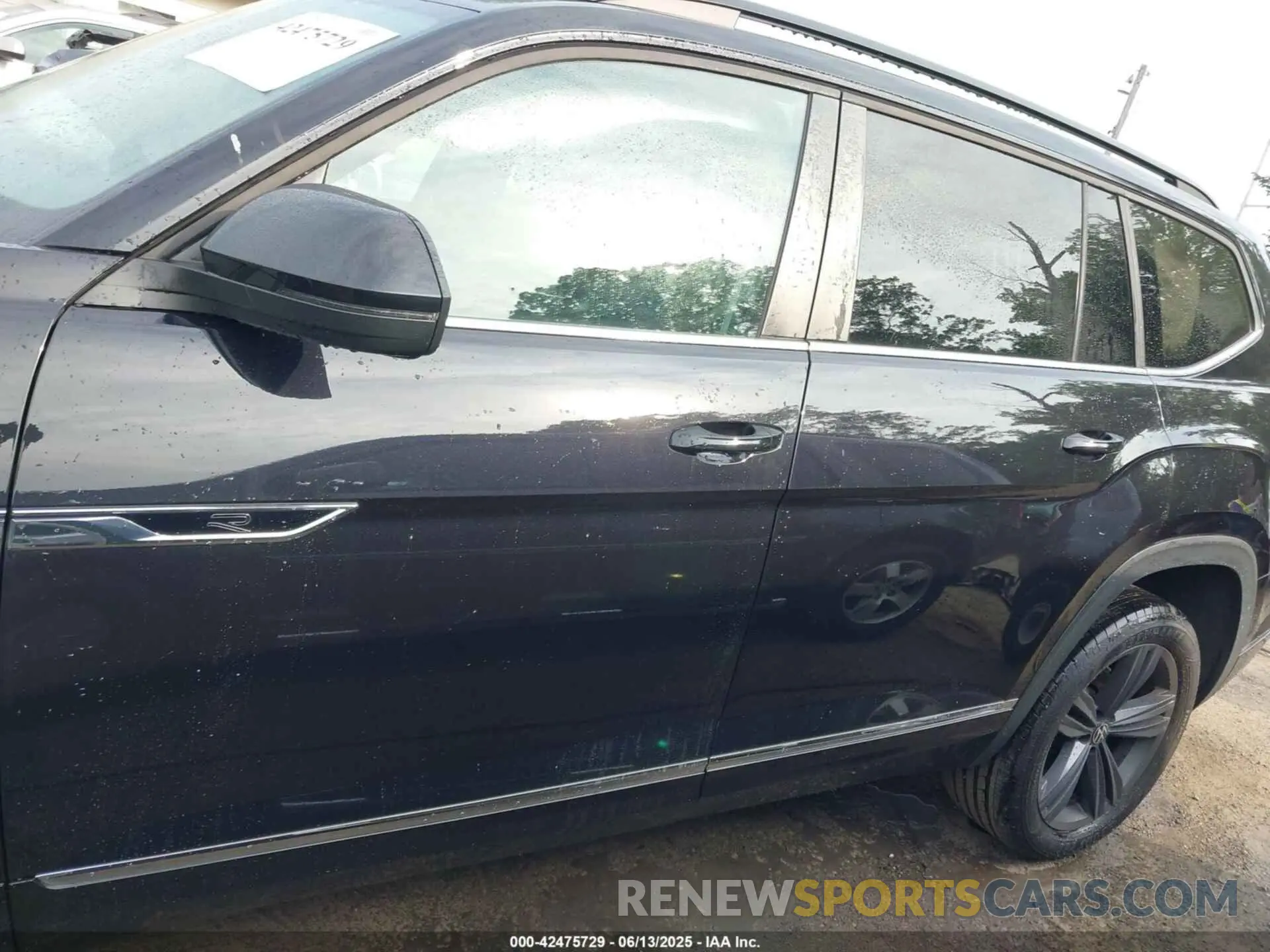 14 Photograph of a damaged car 1V2NR2CA7MC535342 VOLKSWAGEN ATLAS 2021