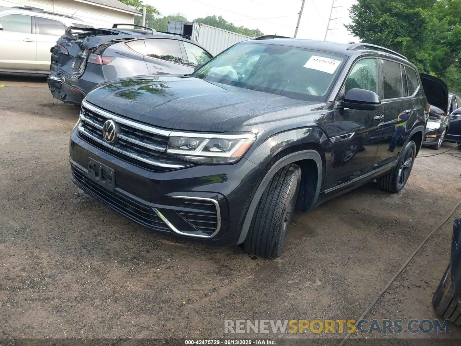 2 Photograph of a damaged car 1V2NR2CA7MC535342 VOLKSWAGEN ATLAS 2021