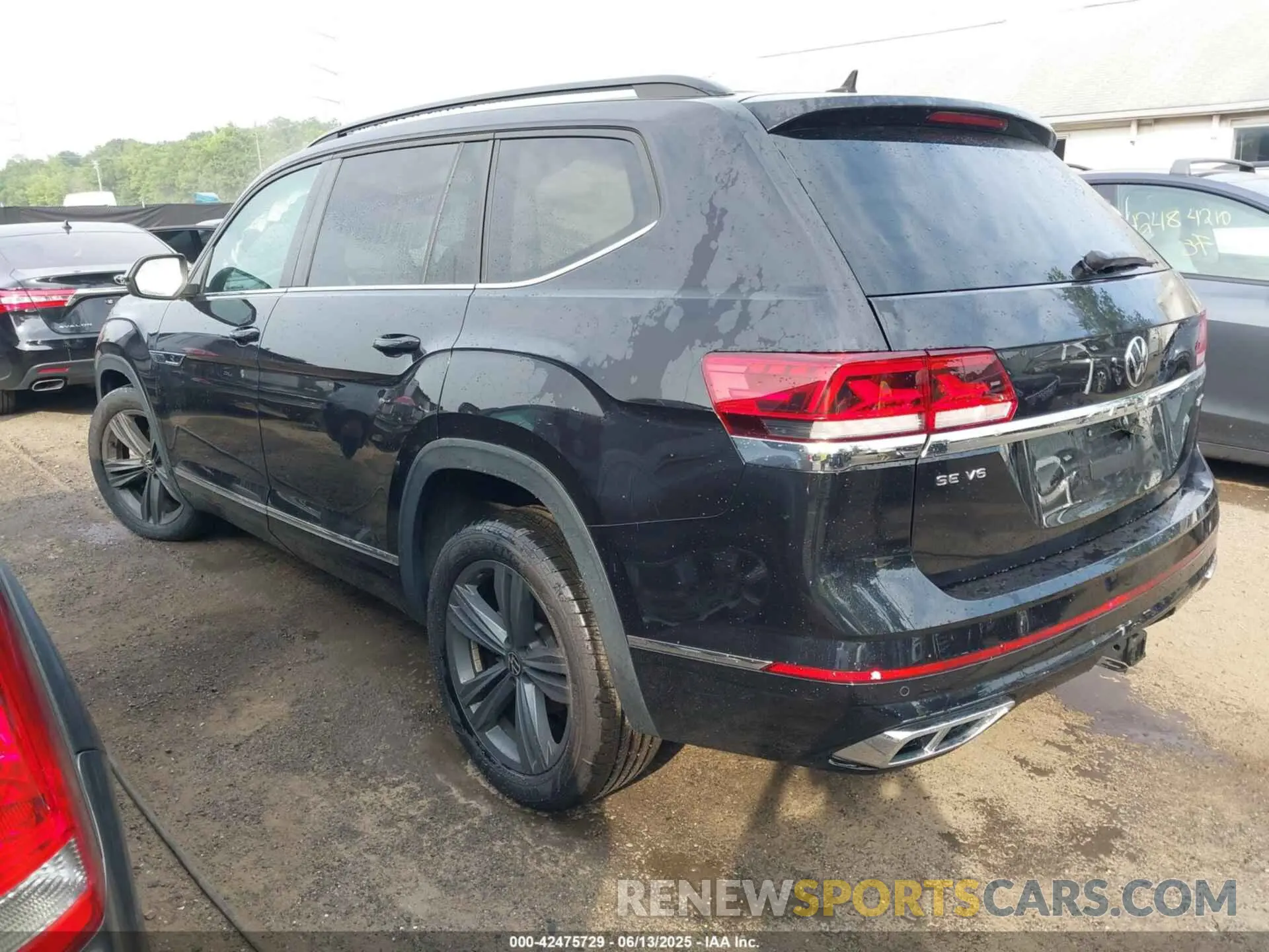 3 Photograph of a damaged car 1V2NR2CA7MC535342 VOLKSWAGEN ATLAS 2021