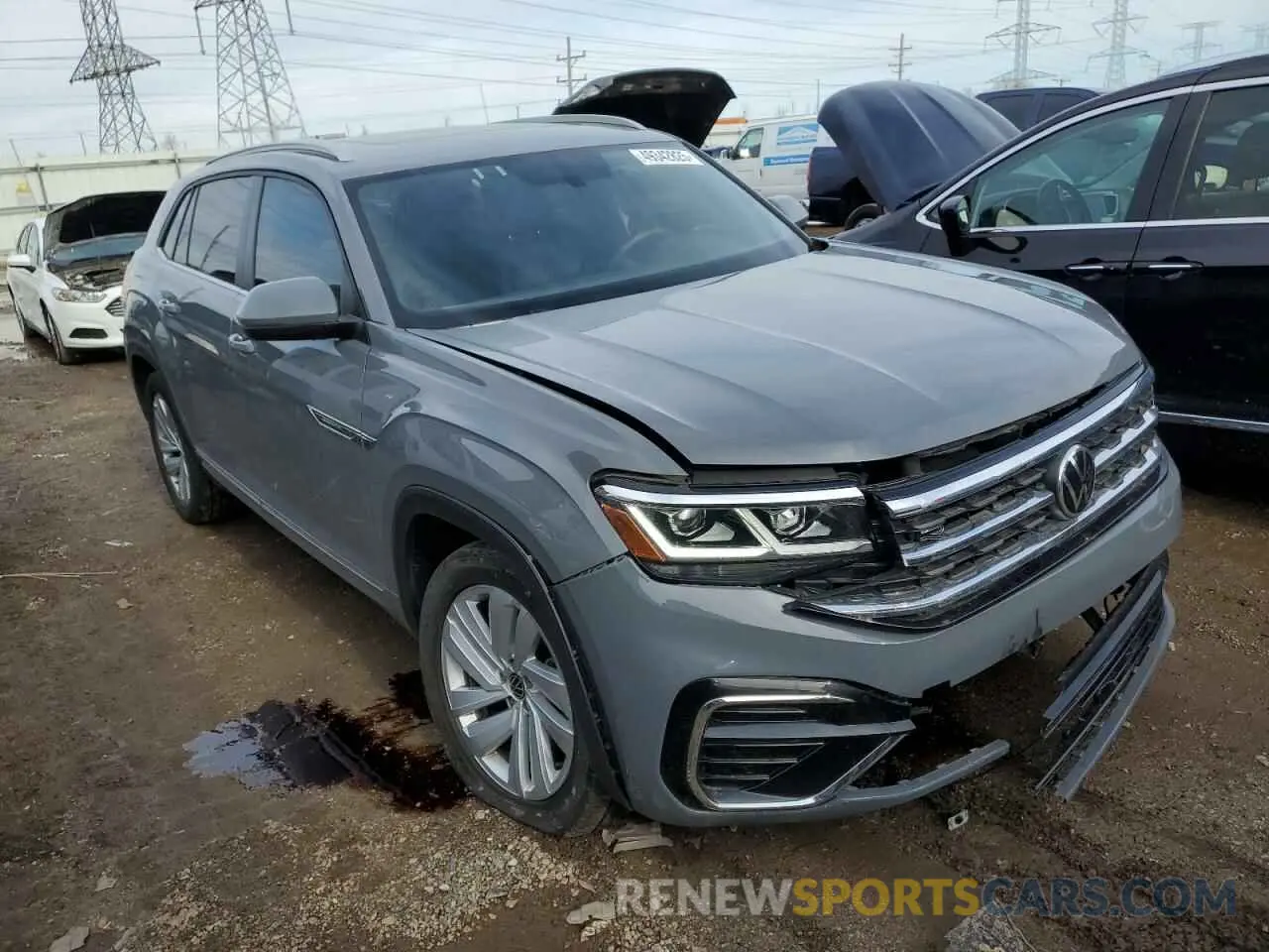 4 Photograph of a damaged car 1V2PE2CAXMC217963 VOLKSWAGEN ATLAS 2021