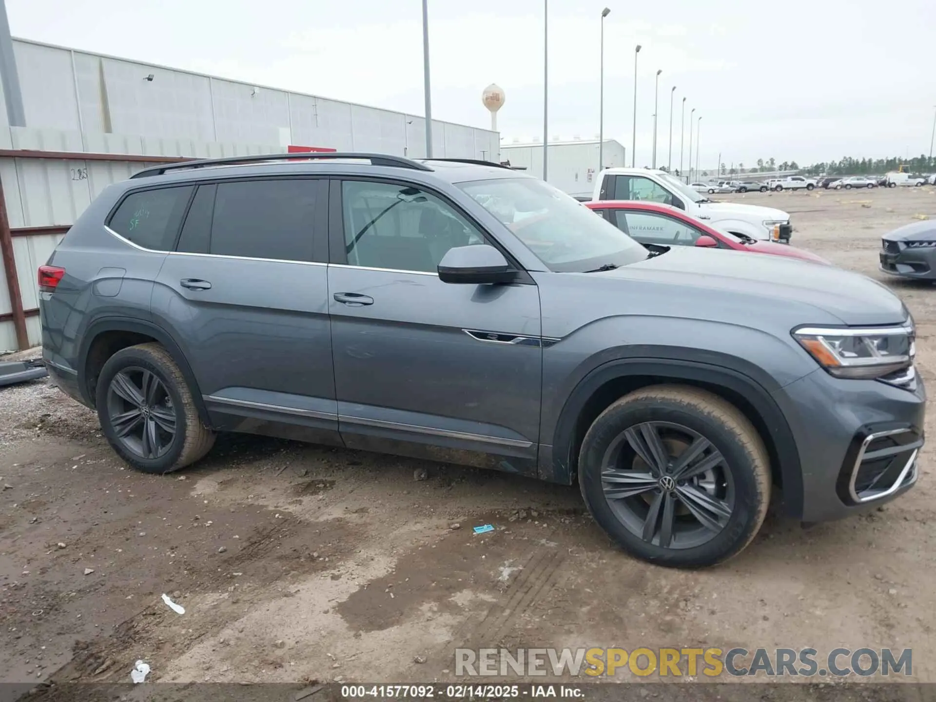 14 Photograph of a damaged car 1V2PR2CA1MC586800 VOLKSWAGEN ATLAS 2021