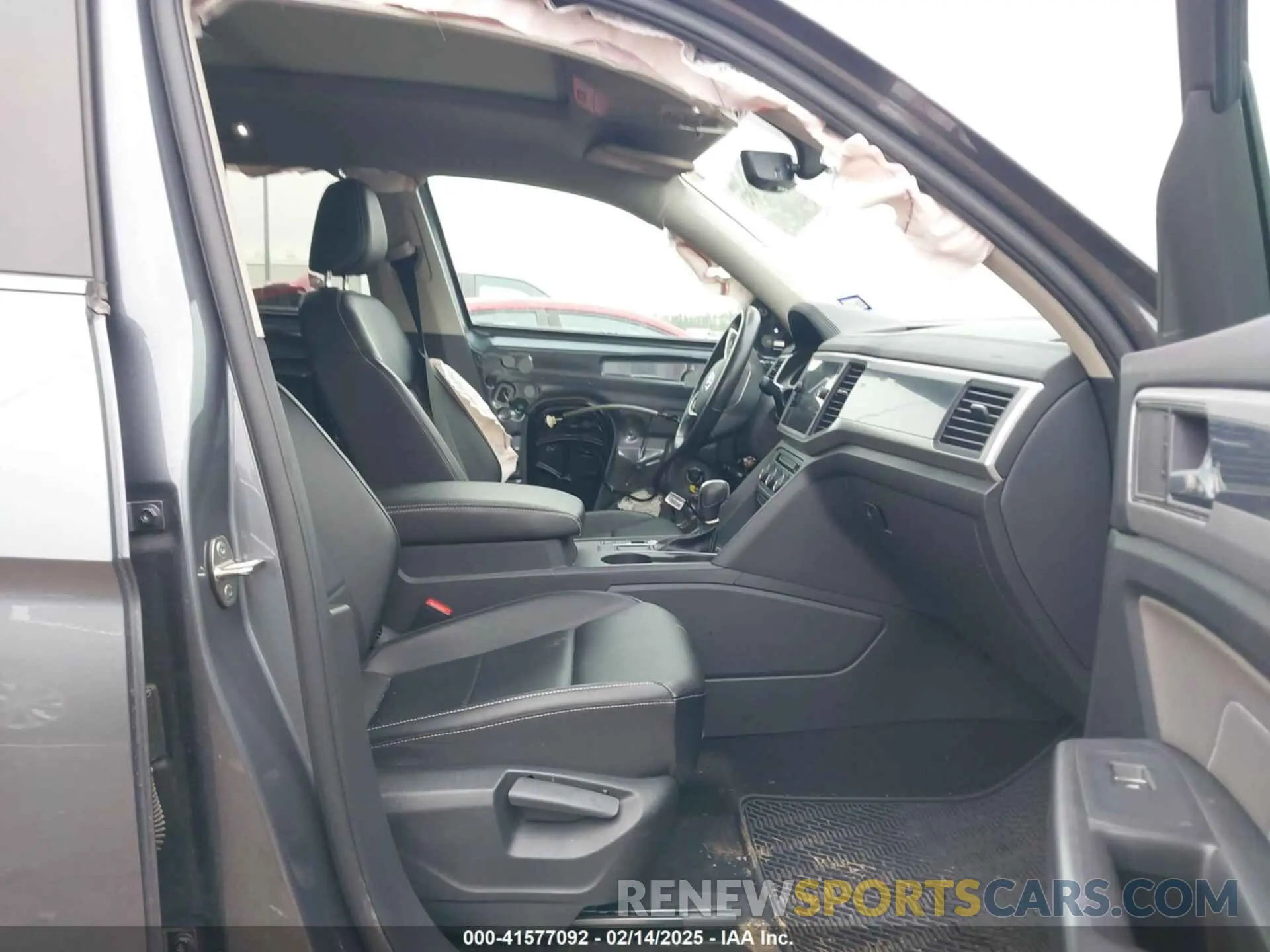 5 Photograph of a damaged car 1V2PR2CA1MC586800 VOLKSWAGEN ATLAS 2021