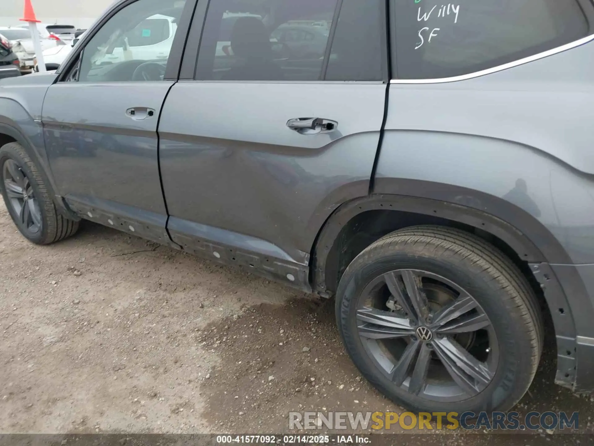 6 Photograph of a damaged car 1V2PR2CA1MC586800 VOLKSWAGEN ATLAS 2021