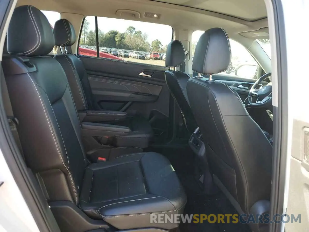 11 Photograph of a damaged car 1V2PR2CA3MC562630 VOLKSWAGEN ATLAS 2021