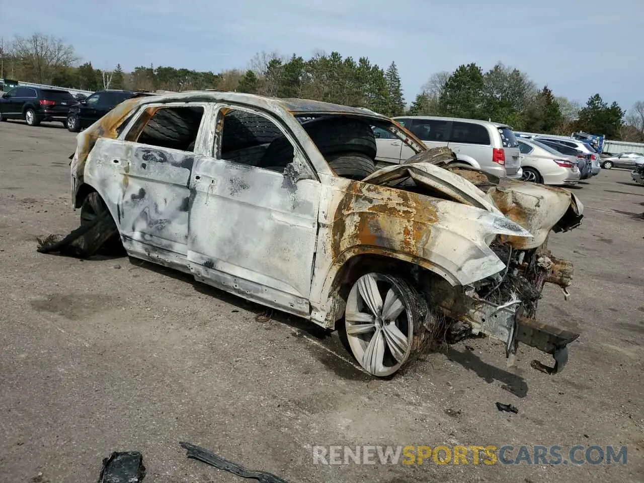 4 Photograph of a damaged car 1V2RE2CA3MC217831 VOLKSWAGEN ATLAS 2021