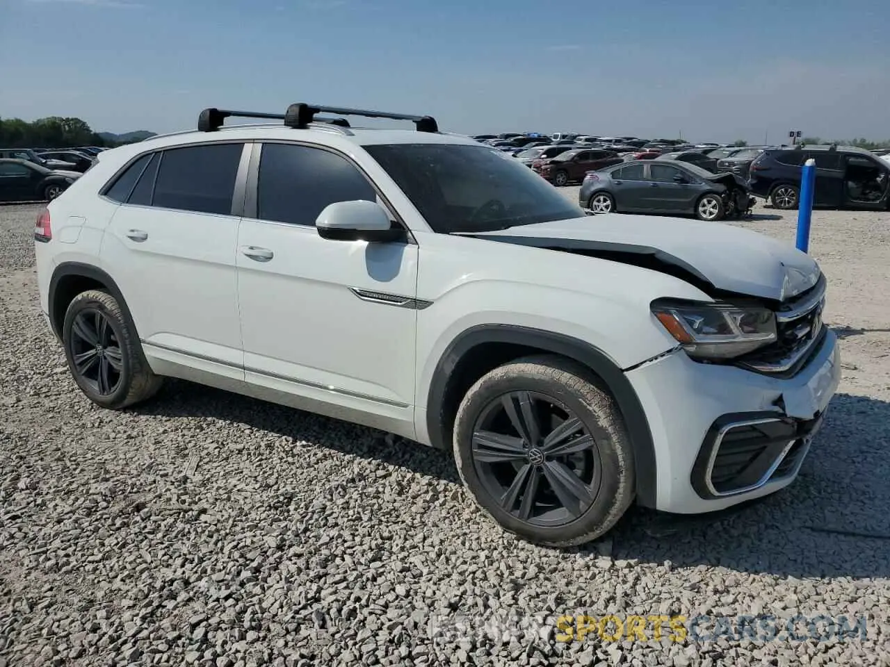 4 Photograph of a damaged car 1V2RE2CAXMC213615 VOLKSWAGEN ATLAS 2021