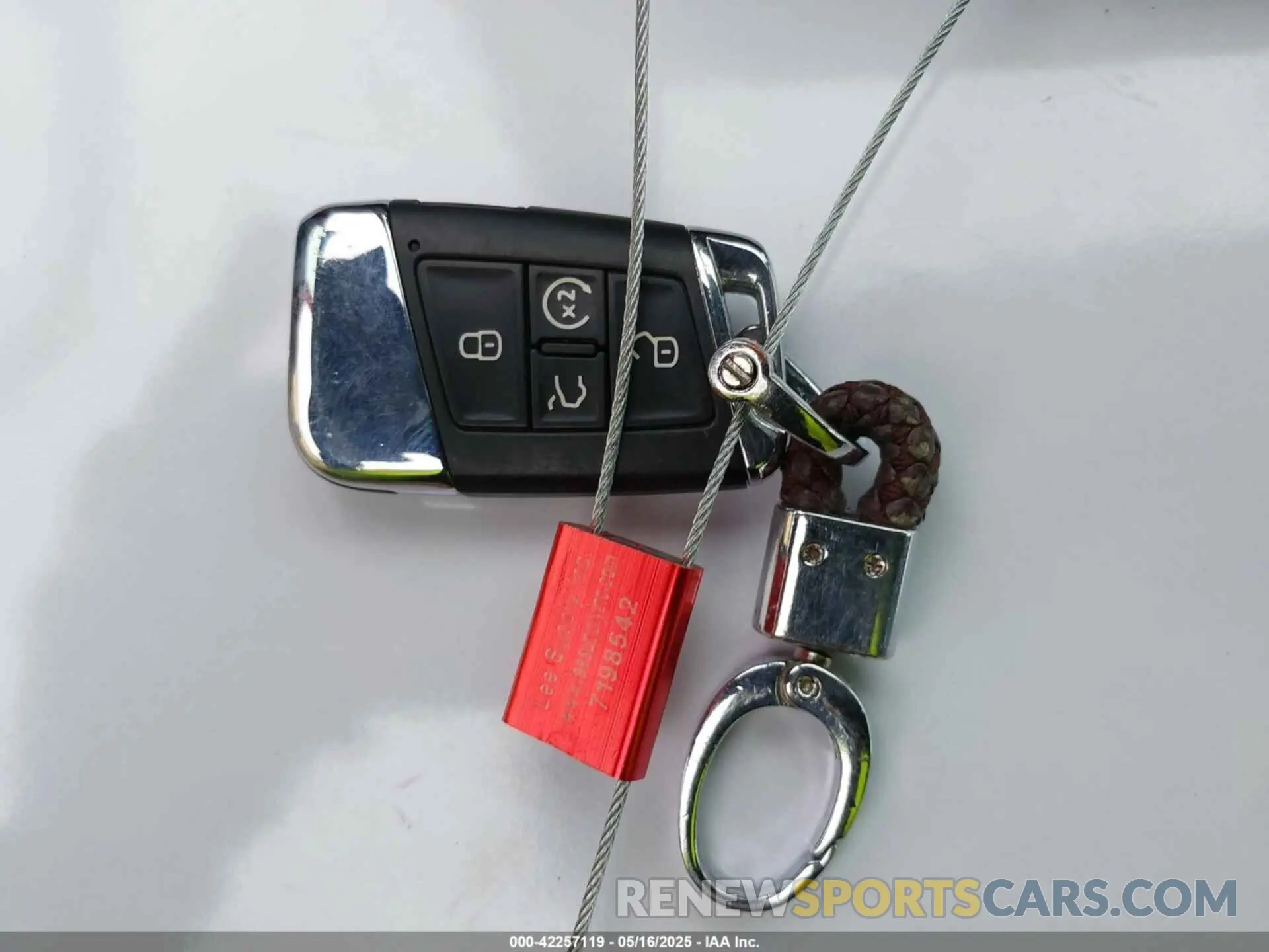 11 Photograph of a damaged car 1V2RR2CA5MC510666 VOLKSWAGEN ATLAS 2021