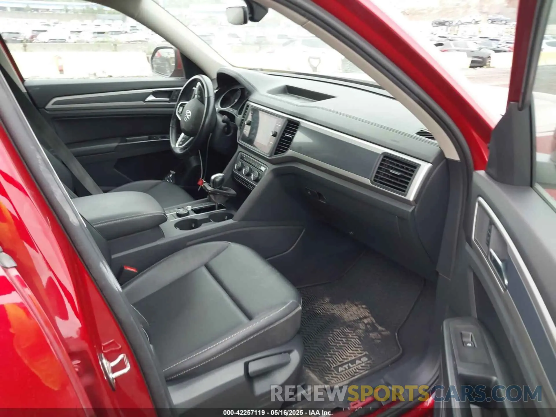 5 Photograph of a damaged car 1V2RR2CA5MC510666 VOLKSWAGEN ATLAS 2021