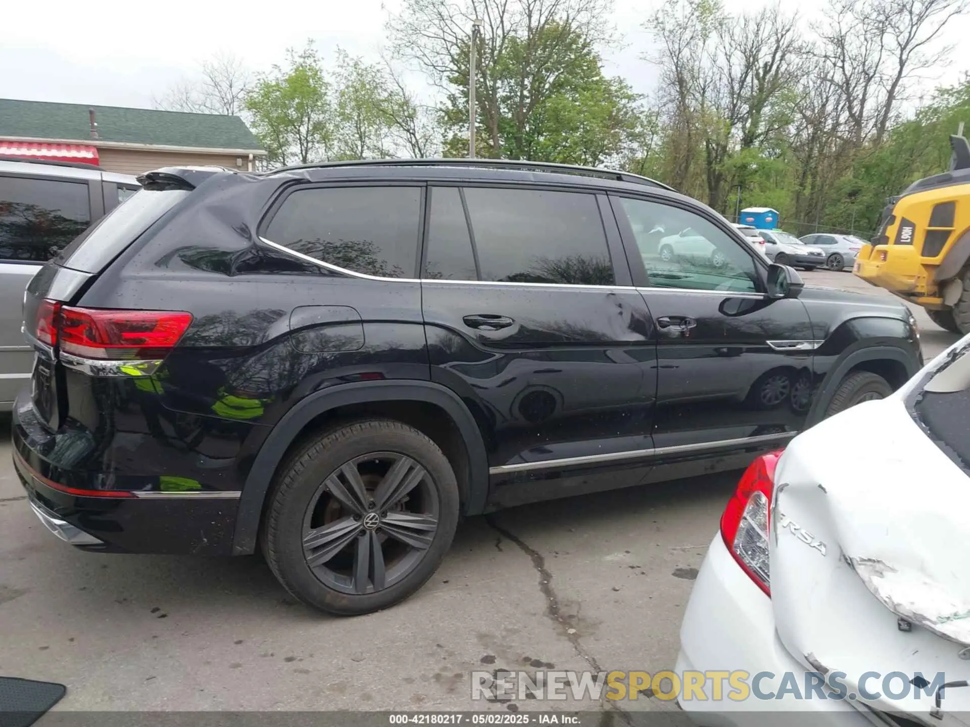 14 Photograph of a damaged car 1V2RR2CA5MC526642 VOLKSWAGEN ATLAS 2021