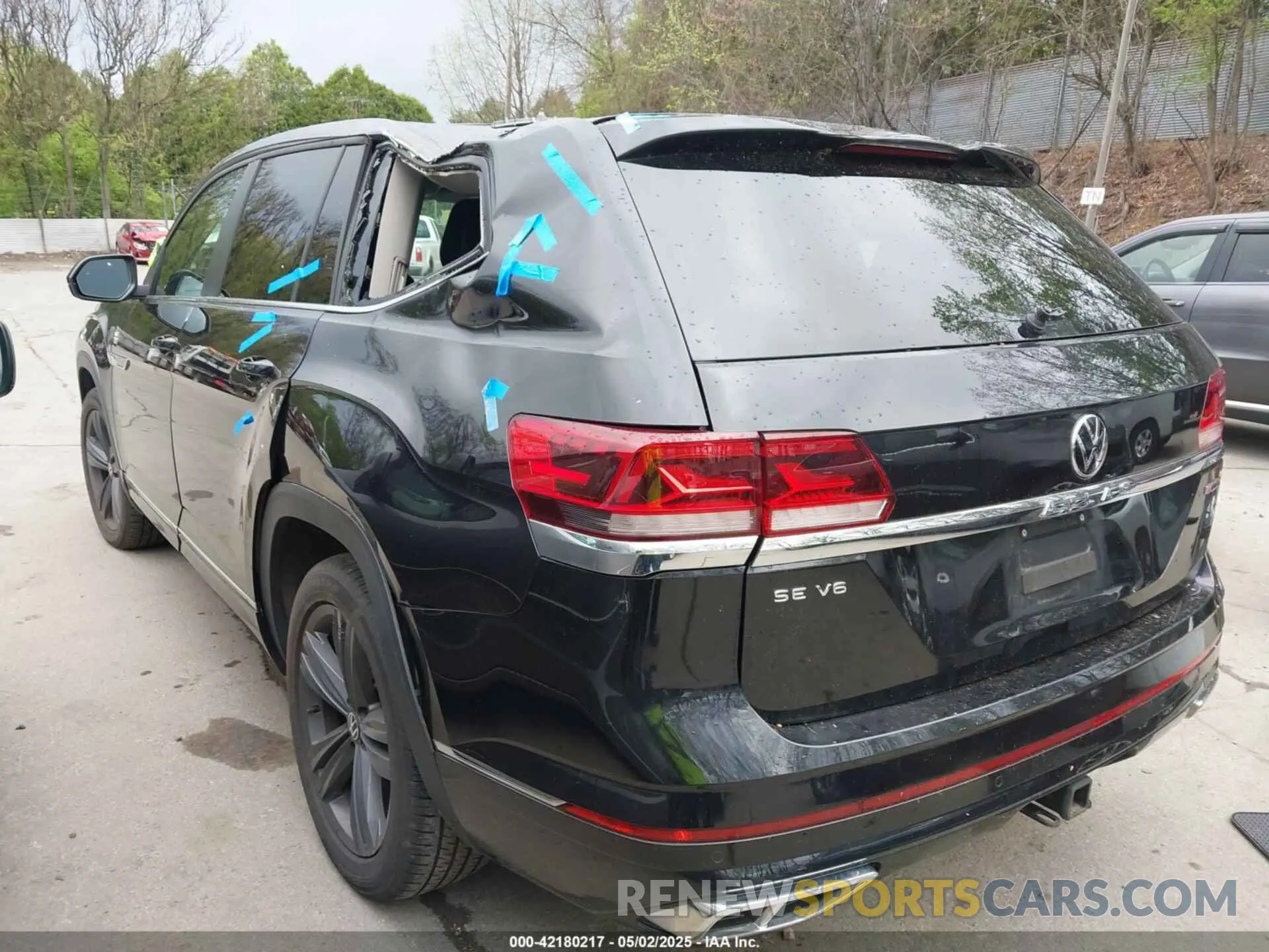 3 Photograph of a damaged car 1V2RR2CA5MC526642 VOLKSWAGEN ATLAS 2021
