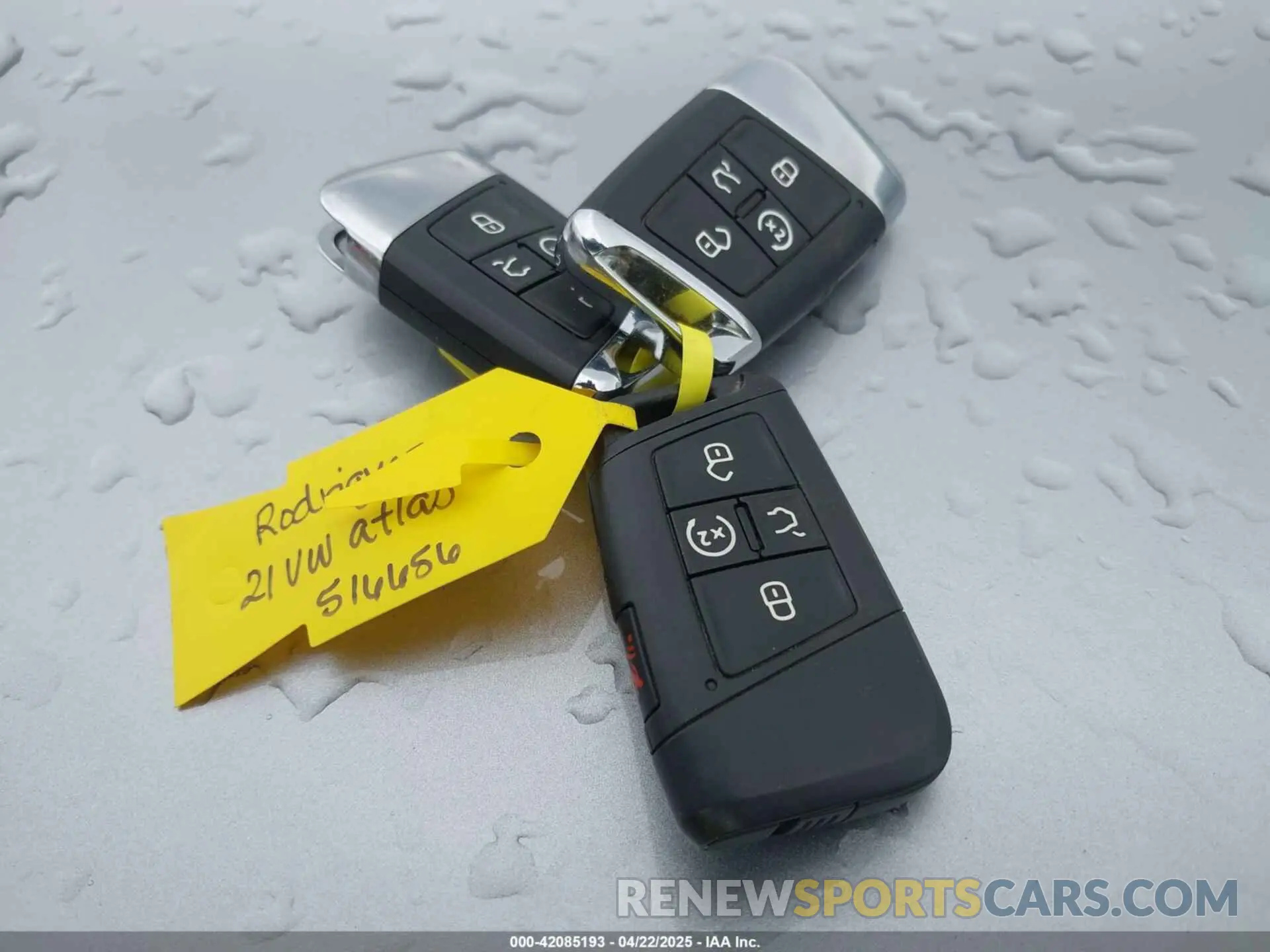 11 Photograph of a damaged car 1V2RR2CA8MC534539 VOLKSWAGEN ATLAS 2021