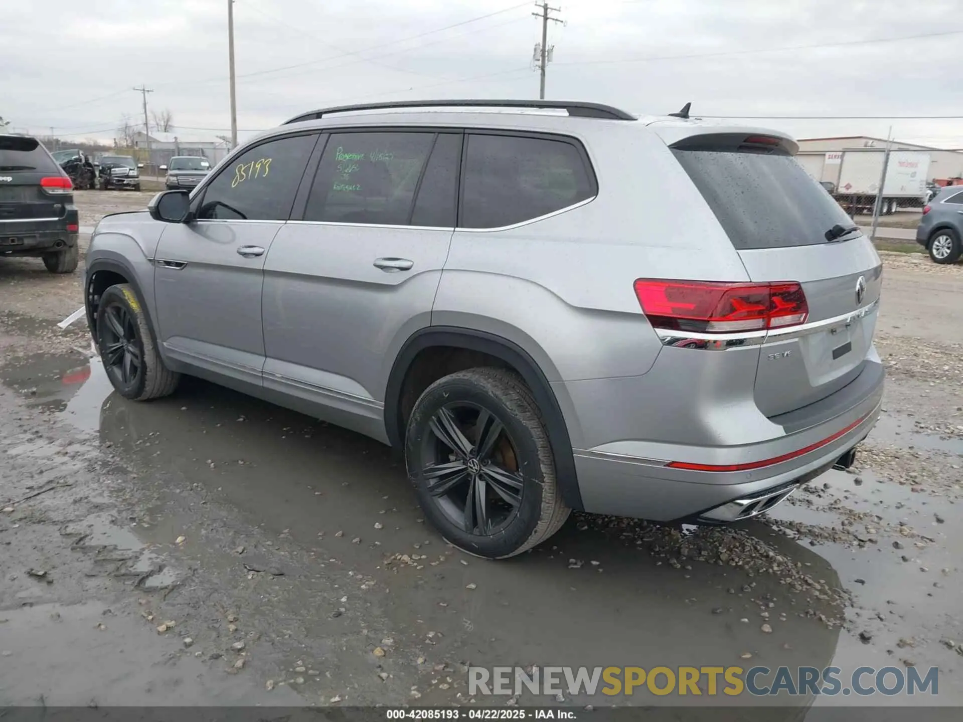 3 Photograph of a damaged car 1V2RR2CA8MC534539 VOLKSWAGEN ATLAS 2021
