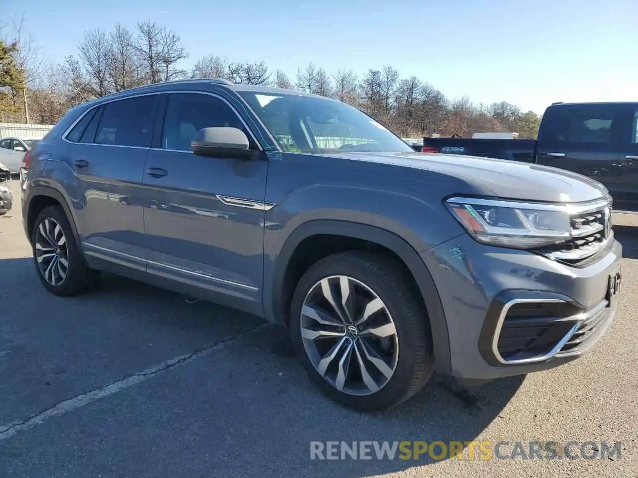 4 Photograph of a damaged car 1V2SE2CA4MC236762 VOLKSWAGEN ATLAS 2021