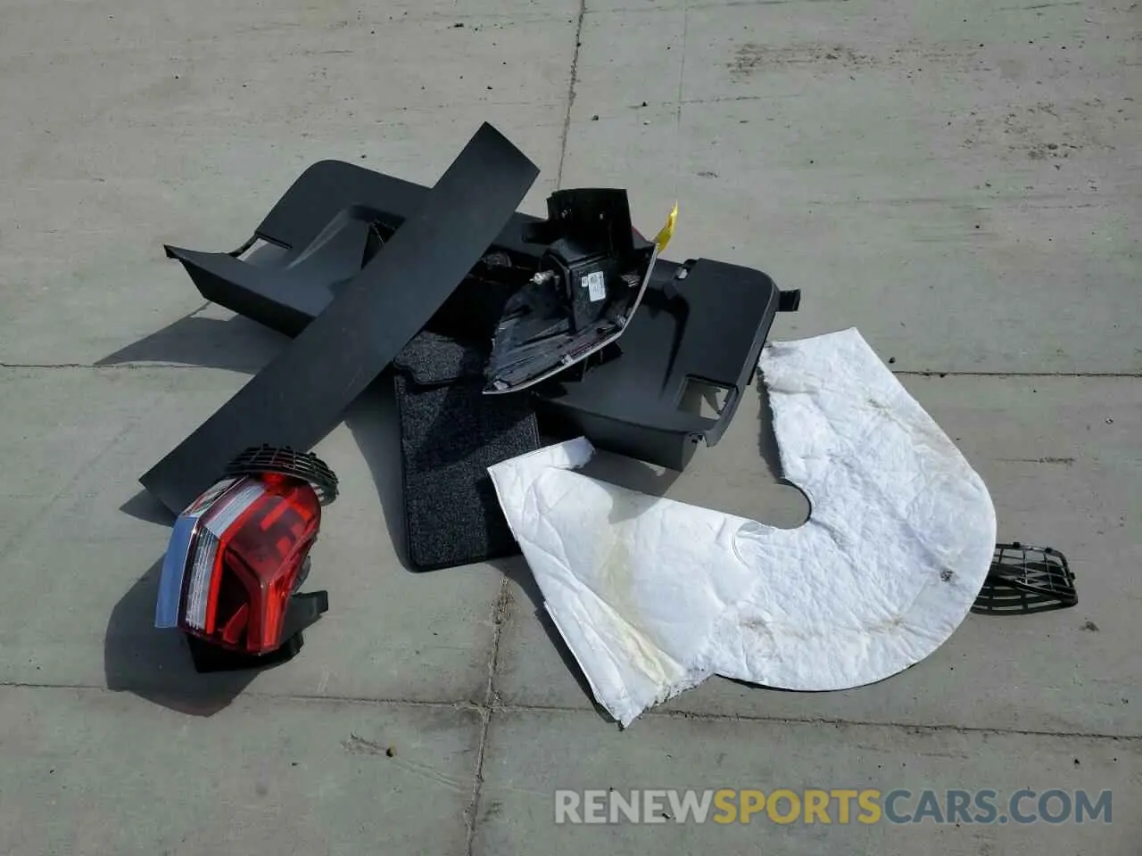 13 Photograph of a damaged car 1V2SE2CA8MC219429 VOLKSWAGEN ATLAS 2021