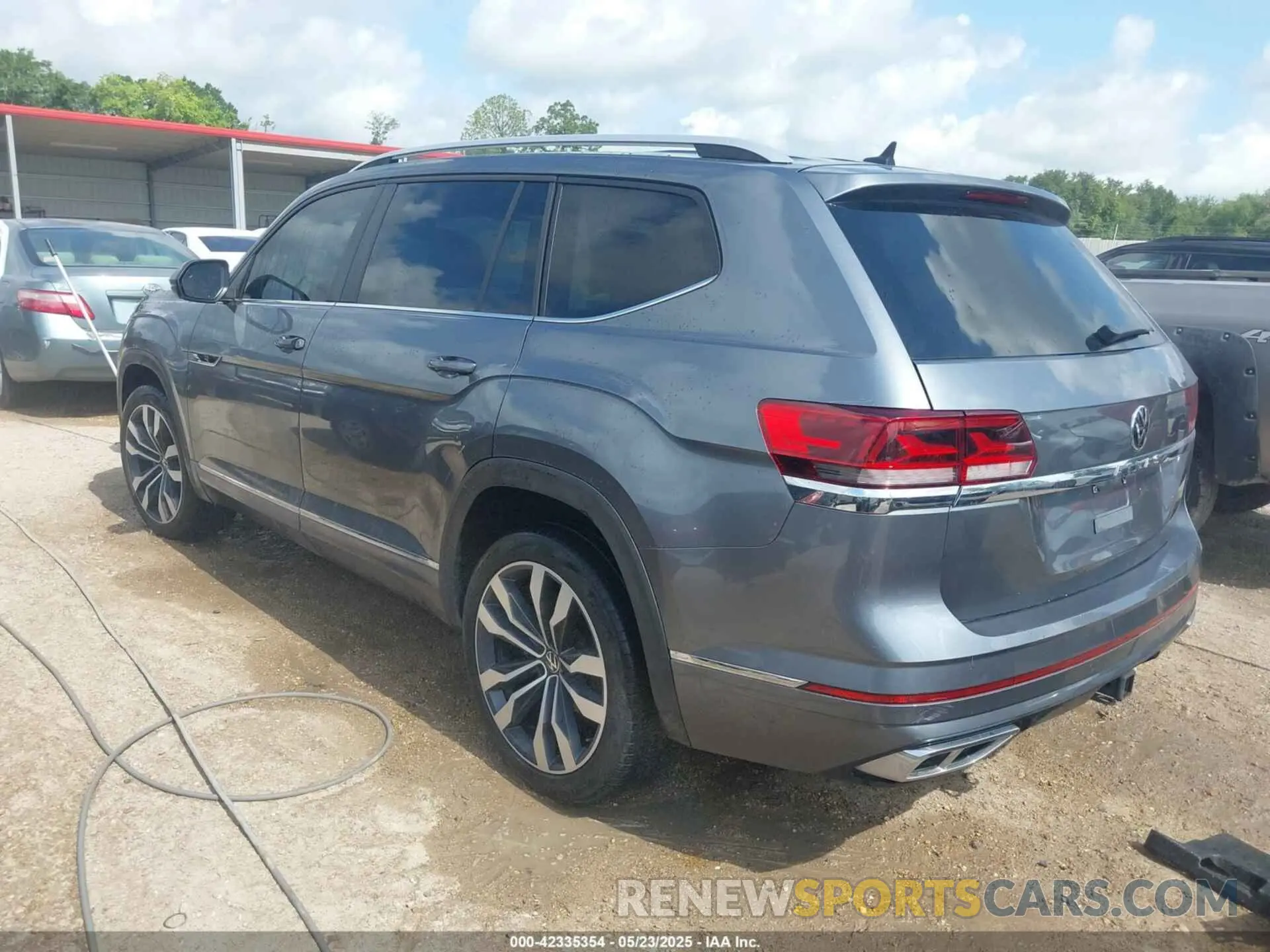 3 Photograph of a damaged car 1V2SR2CA8MC589784 VOLKSWAGEN ATLAS 2021
