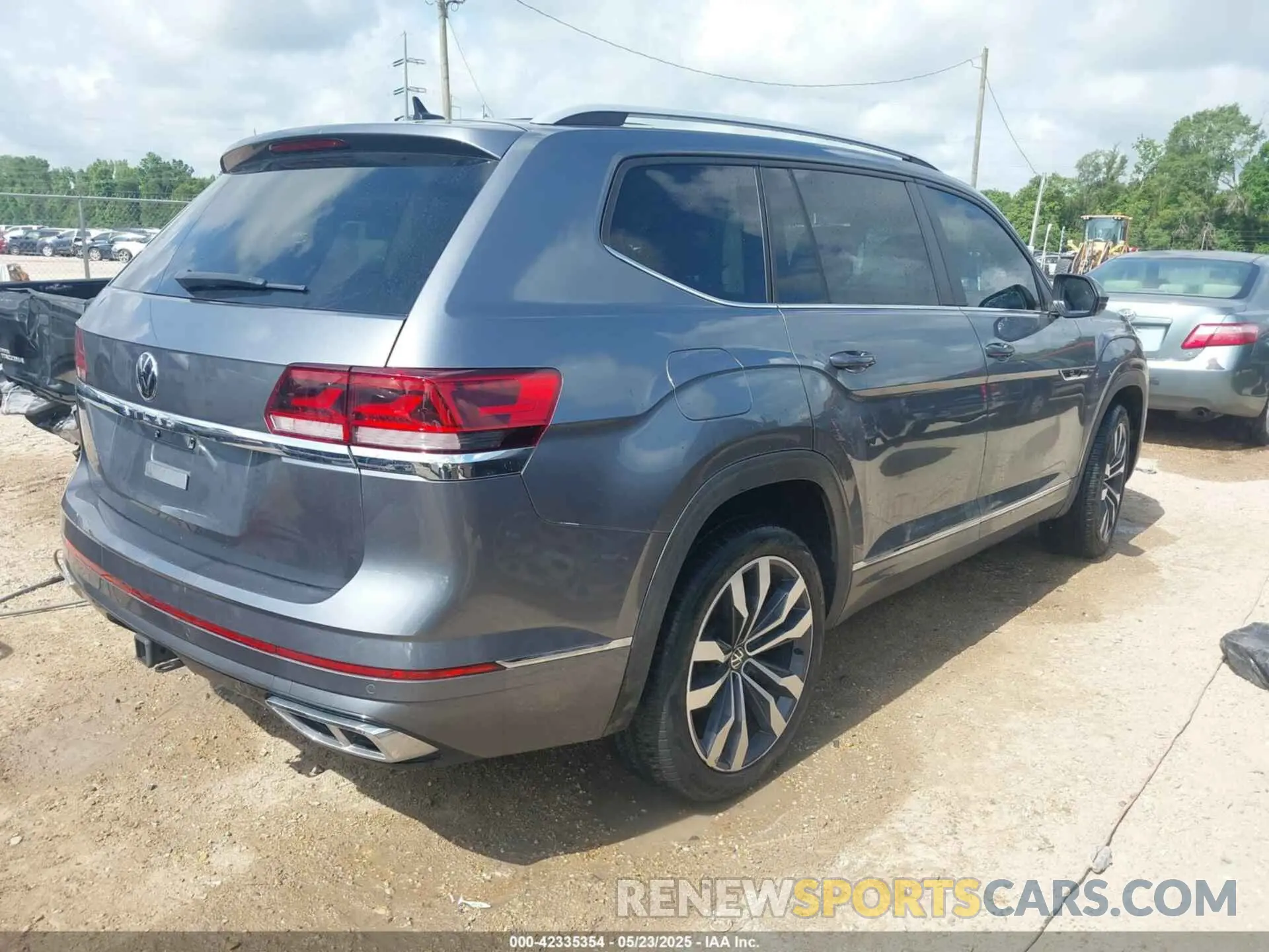 4 Photograph of a damaged car 1V2SR2CA8MC589784 VOLKSWAGEN ATLAS 2021