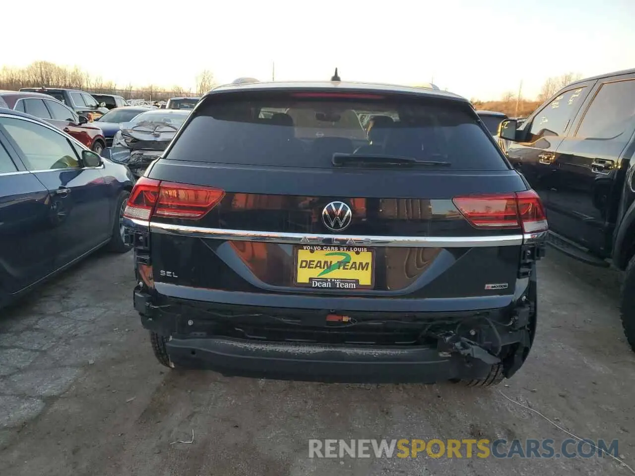 6 Photograph of a damaged car 1V2TC2CA0MC204403 VOLKSWAGEN ATLAS 2021