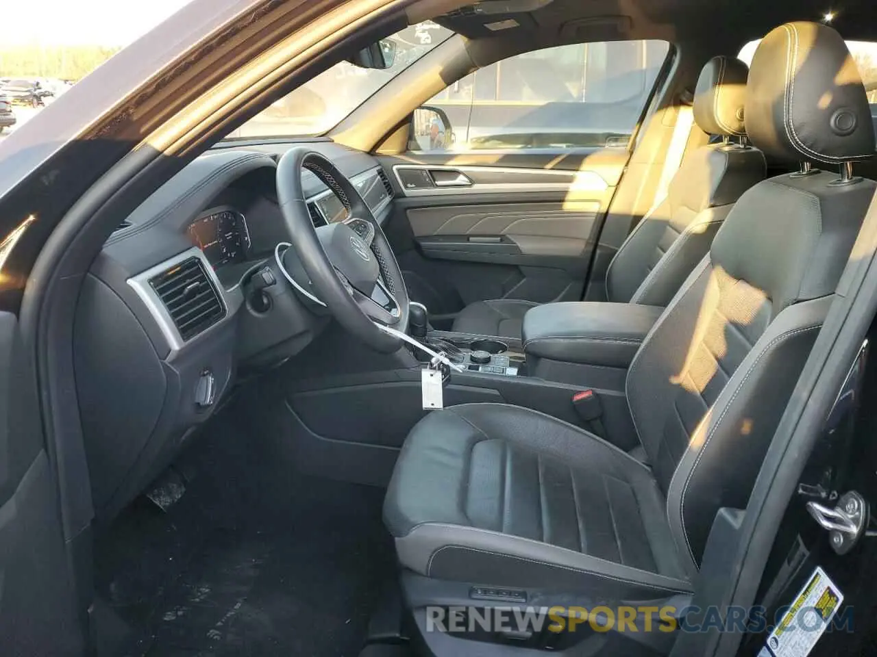 7 Photograph of a damaged car 1V2TC2CA0MC204403 VOLKSWAGEN ATLAS 2021