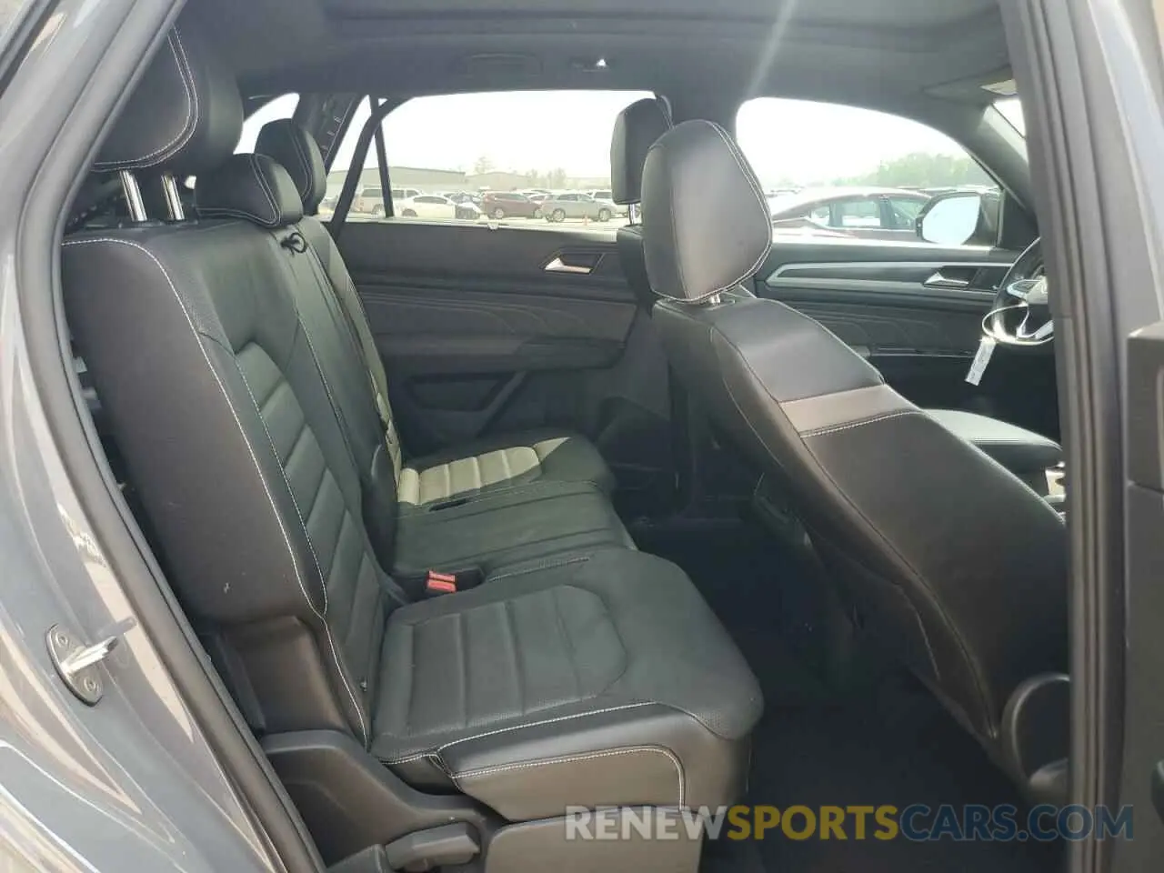 11 Photograph of a damaged car 1V2TE2CA3MC201361 VOLKSWAGEN ATLAS 2021