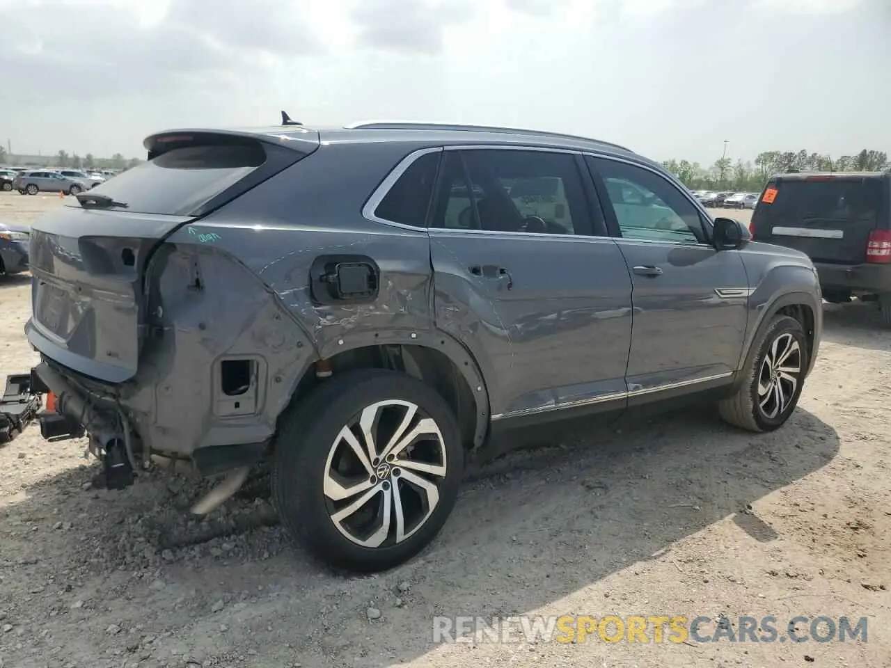 3 Photograph of a damaged car 1V2TE2CA3MC201361 VOLKSWAGEN ATLAS 2021