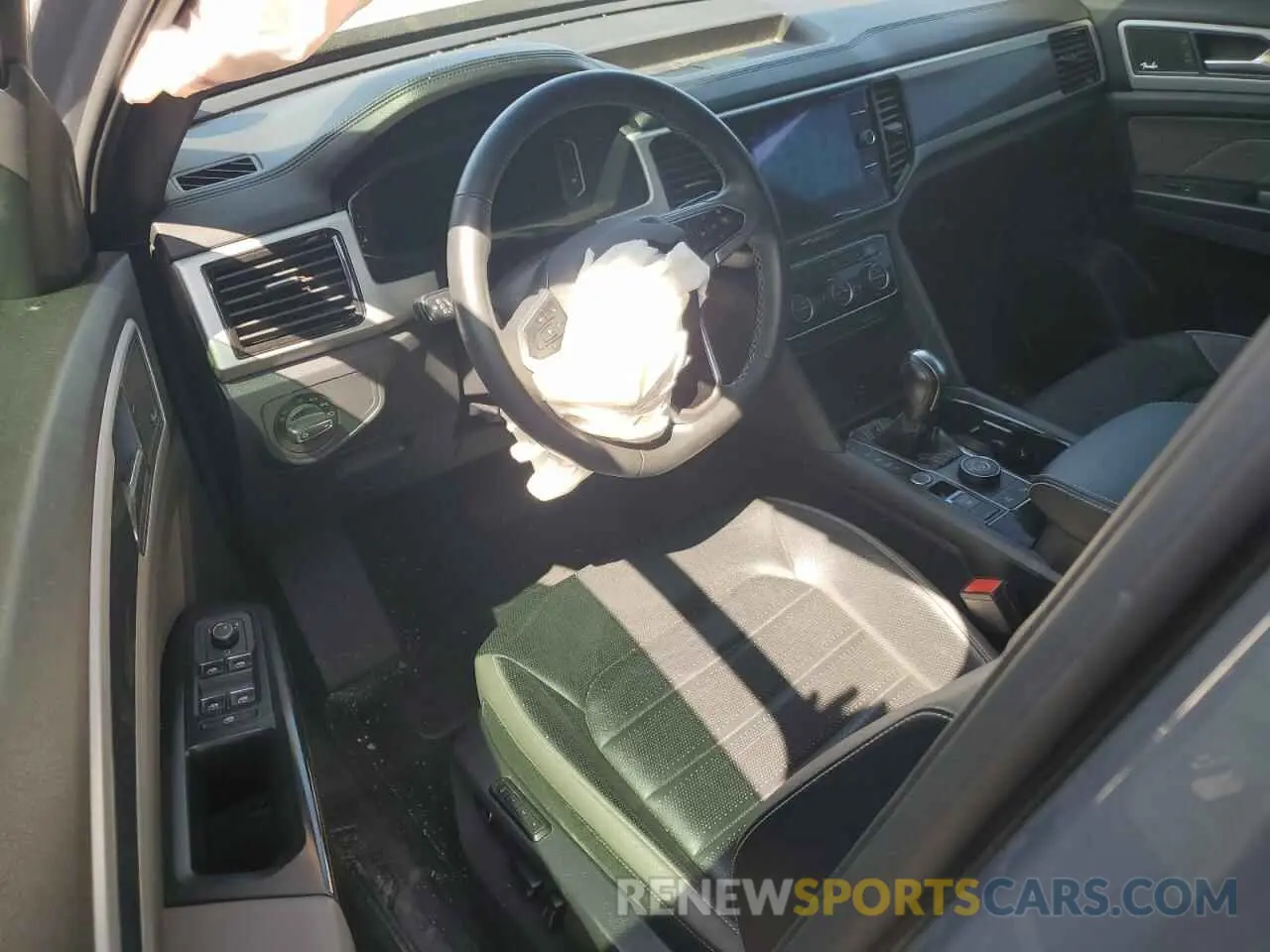 8 Photograph of a damaged car 1V2TE2CA8MC205129 VOLKSWAGEN ATLAS 2021