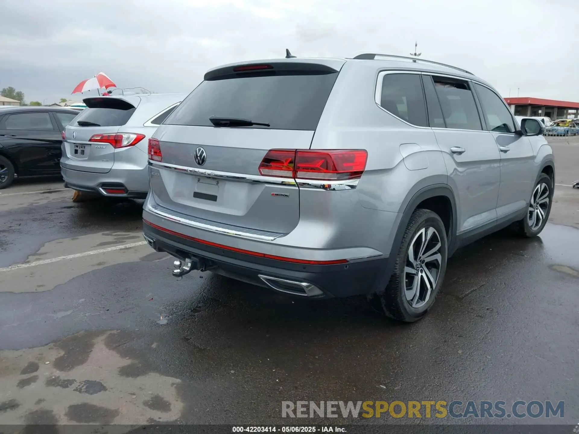 4 Photograph of a damaged car 1V2TR2CA1MC538745 VOLKSWAGEN ATLAS 2021