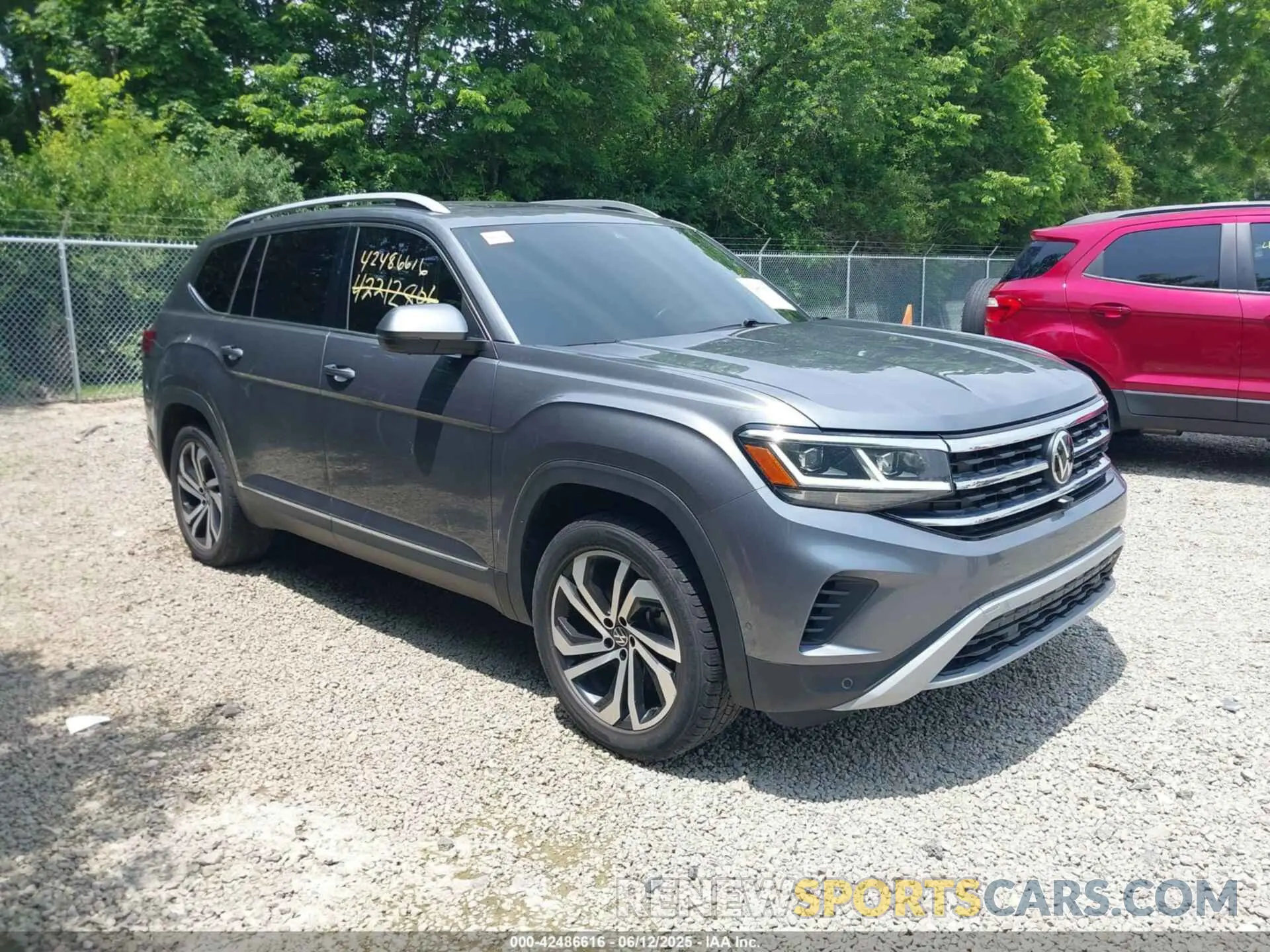 1 Photograph of a damaged car 1V2TR2CA2MC540651 VOLKSWAGEN ATLAS 2021