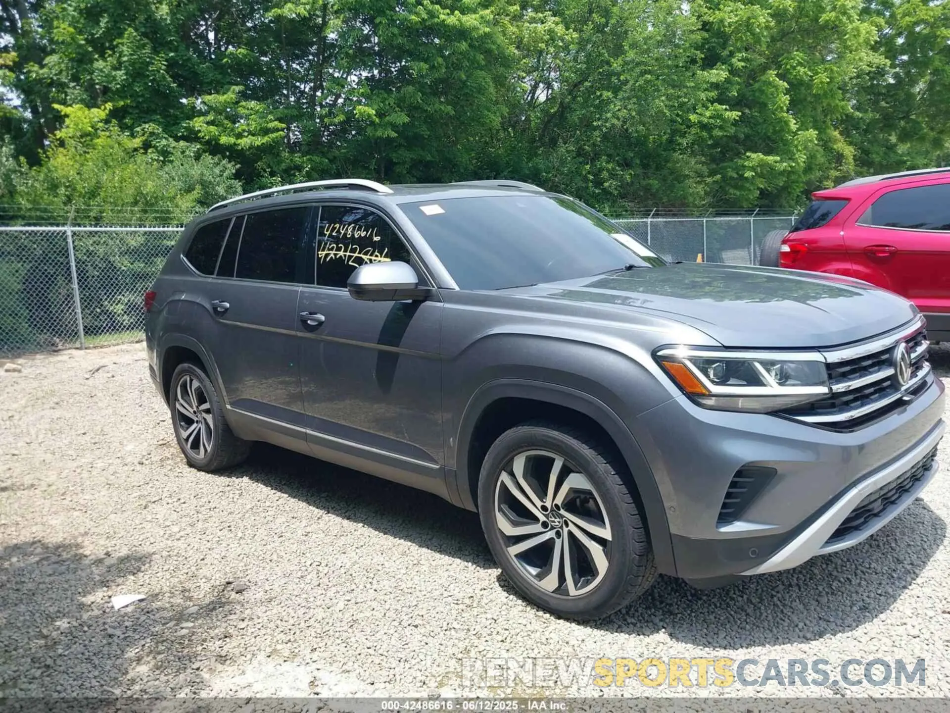 13 Photograph of a damaged car 1V2TR2CA2MC540651 VOLKSWAGEN ATLAS 2021