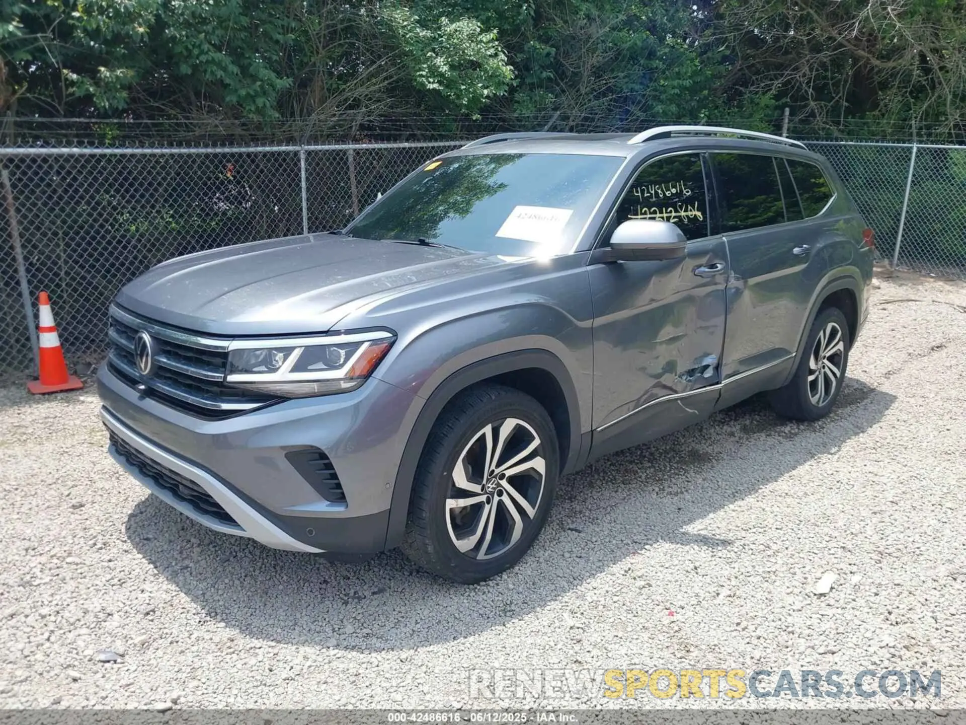 2 Photograph of a damaged car 1V2TR2CA2MC540651 VOLKSWAGEN ATLAS 2021