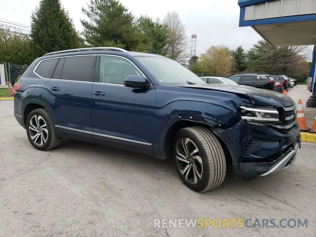 4 Photograph of a damaged car 1V2TR2CA6MC513100 VOLKSWAGEN ATLAS 2021