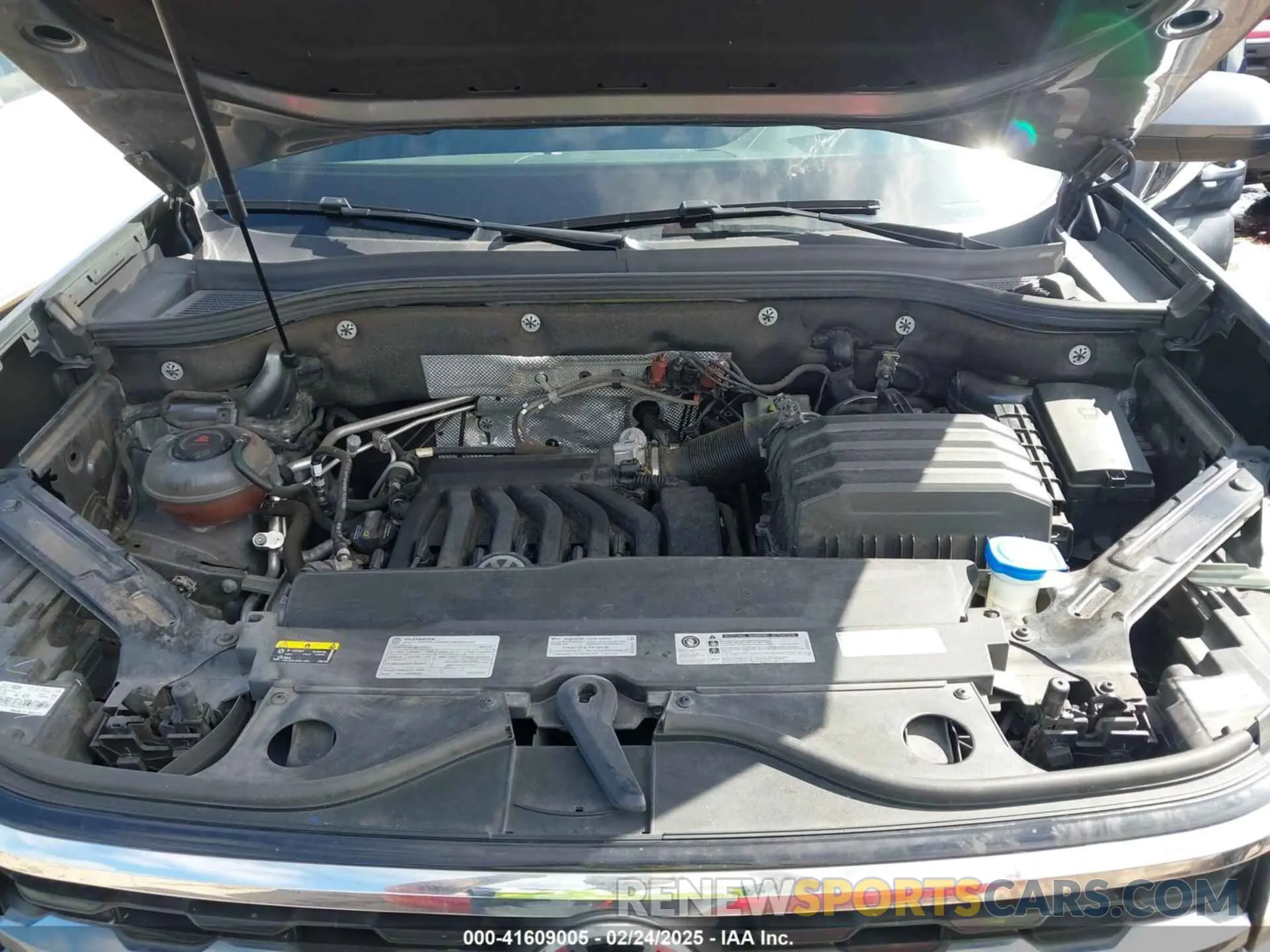 10 Photograph of a damaged car 1V2TR2CA6MC523805 VOLKSWAGEN ATLAS 2021