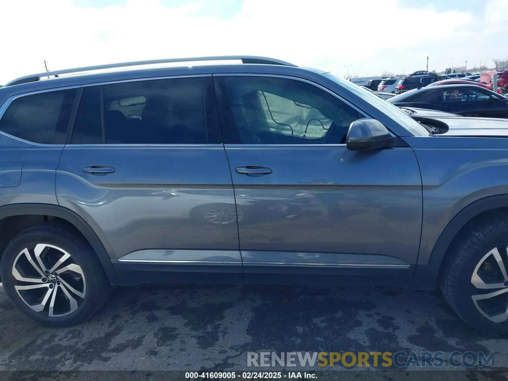 12 Photograph of a damaged car 1V2TR2CA6MC523805 VOLKSWAGEN ATLAS 2021