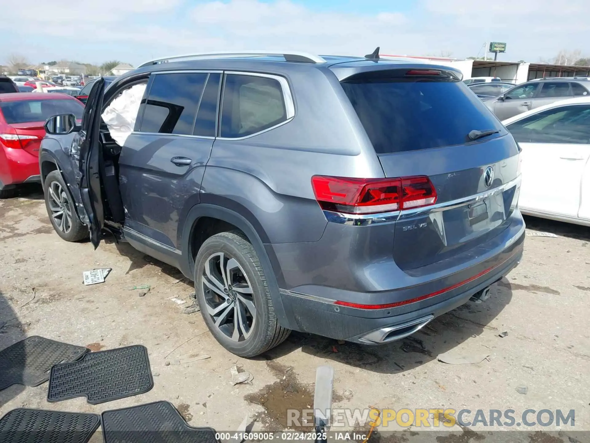 3 Photograph of a damaged car 1V2TR2CA6MC523805 VOLKSWAGEN ATLAS 2021