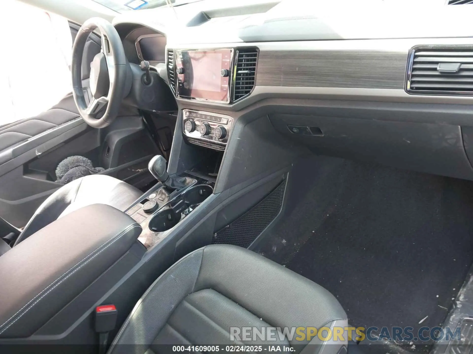 5 Photograph of a damaged car 1V2TR2CA6MC523805 VOLKSWAGEN ATLAS 2021