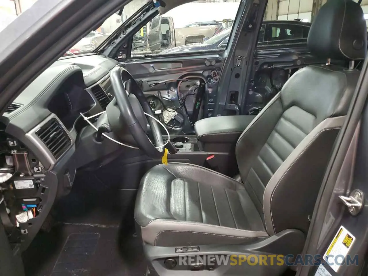 7 Photograph of a damaged car 1V2TR2CA8MC520890 VOLKSWAGEN ATLAS 2021