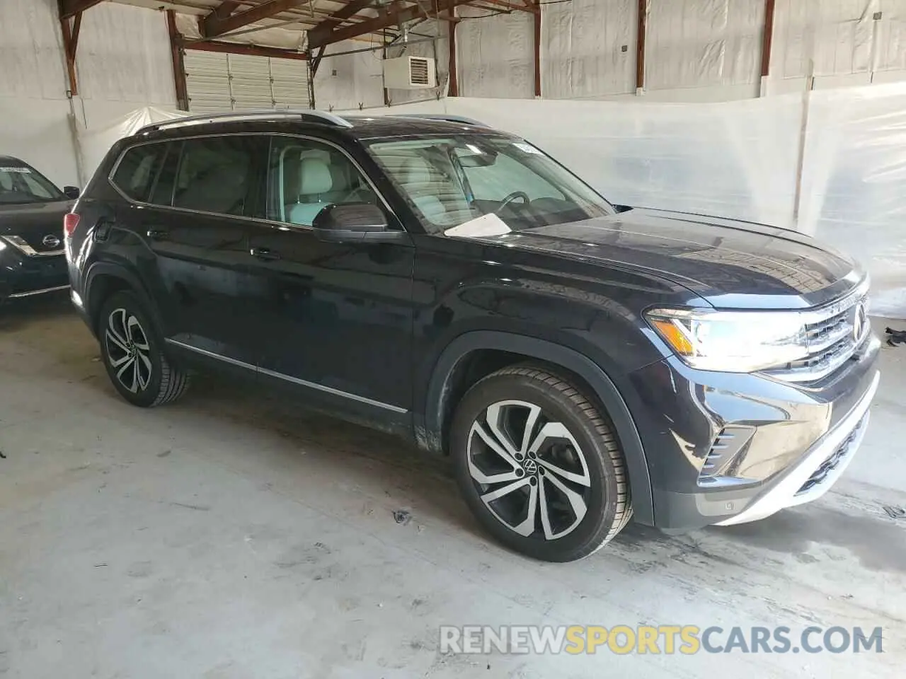4 Photograph of a damaged car 1V2TR2CA8MC529511 VOLKSWAGEN ATLAS 2021