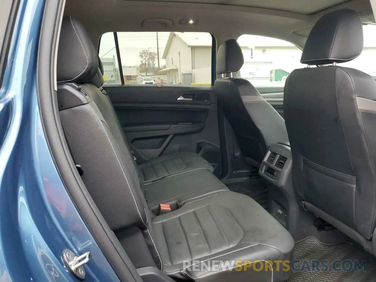 11 Photograph of a damaged car 1V2TR2CA8MC535700 VOLKSWAGEN ATLAS 2021