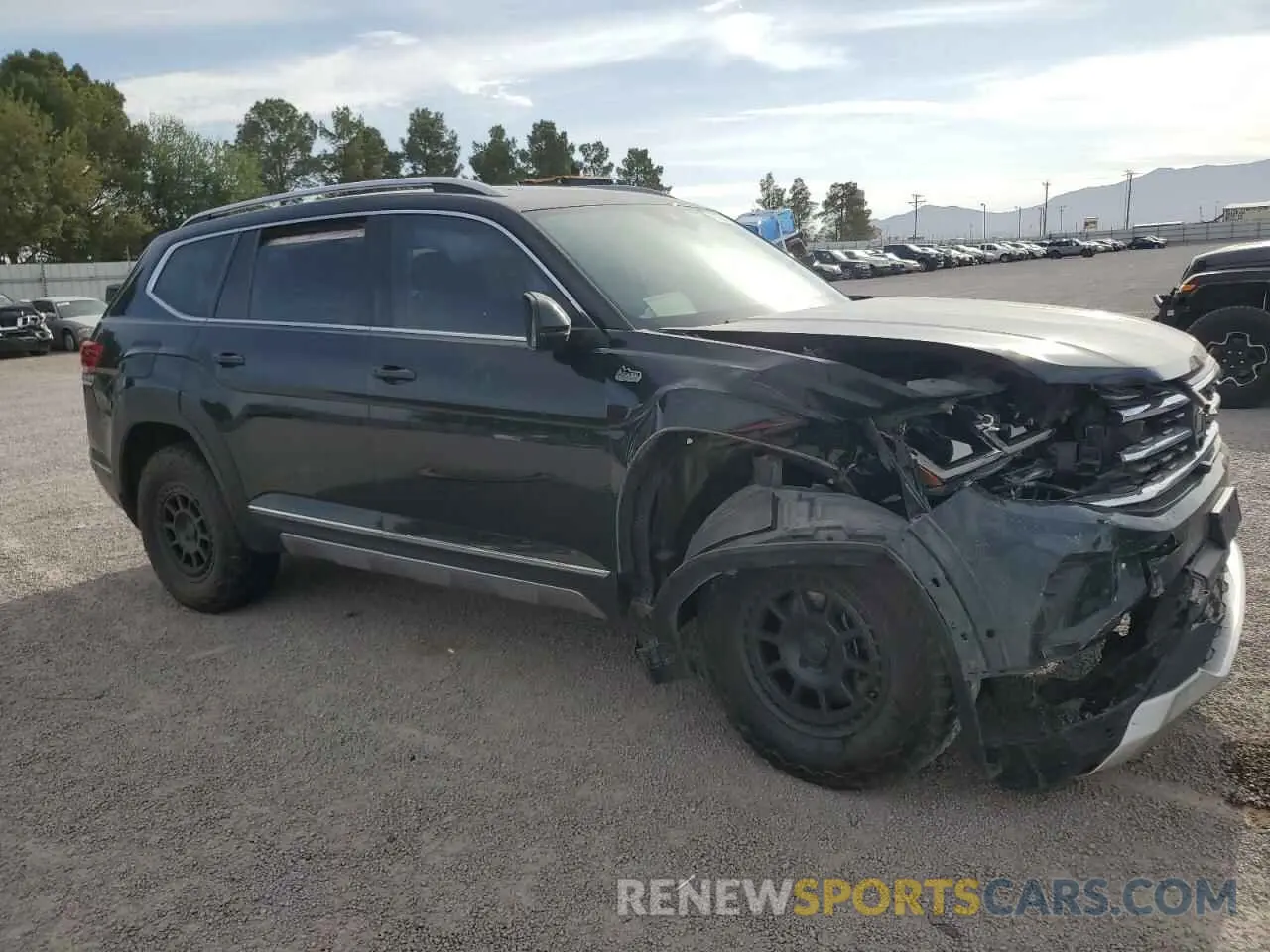 4 Photograph of a damaged car 1V2TR2CA9MC502544 VOLKSWAGEN ATLAS 2021
