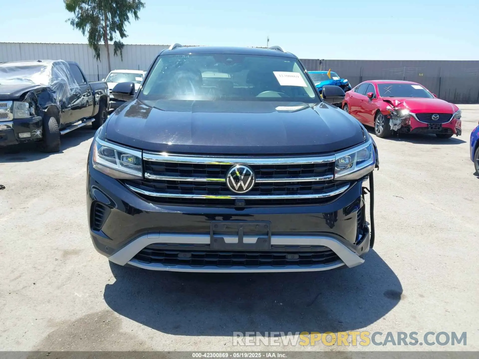 12 Photograph of a damaged car 1V2TR2CA9MC598336 VOLKSWAGEN ATLAS 2021