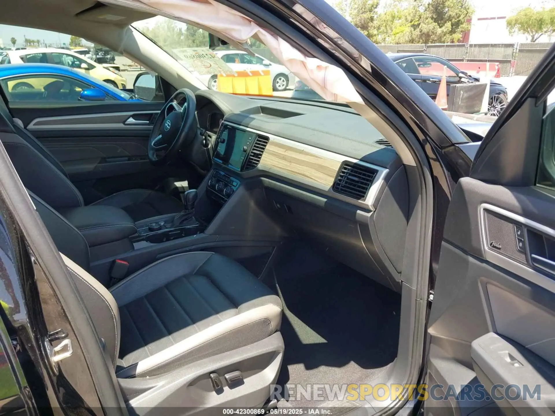 5 Photograph of a damaged car 1V2TR2CA9MC598336 VOLKSWAGEN ATLAS 2021