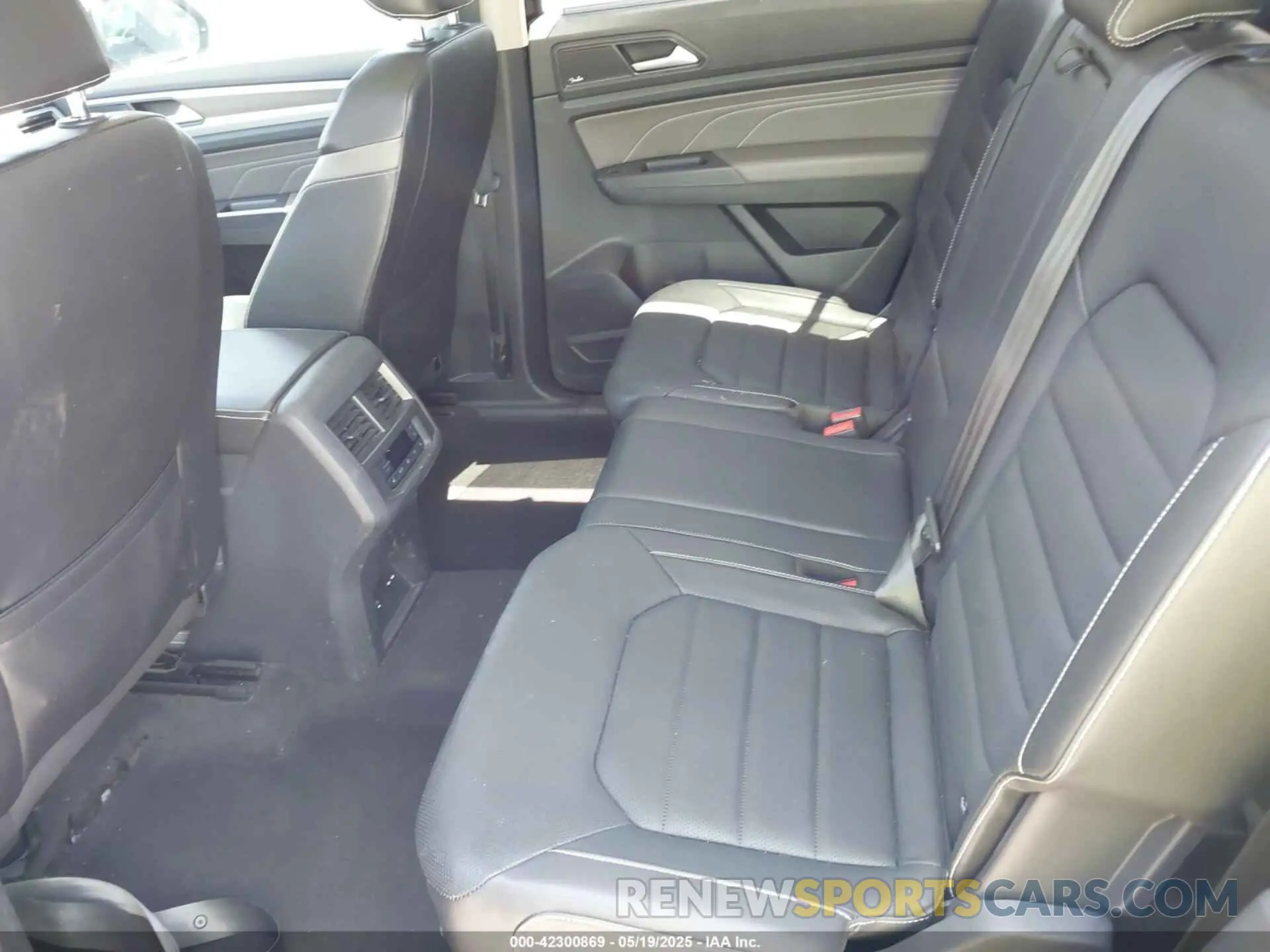8 Photograph of a damaged car 1V2TR2CA9MC598336 VOLKSWAGEN ATLAS 2021