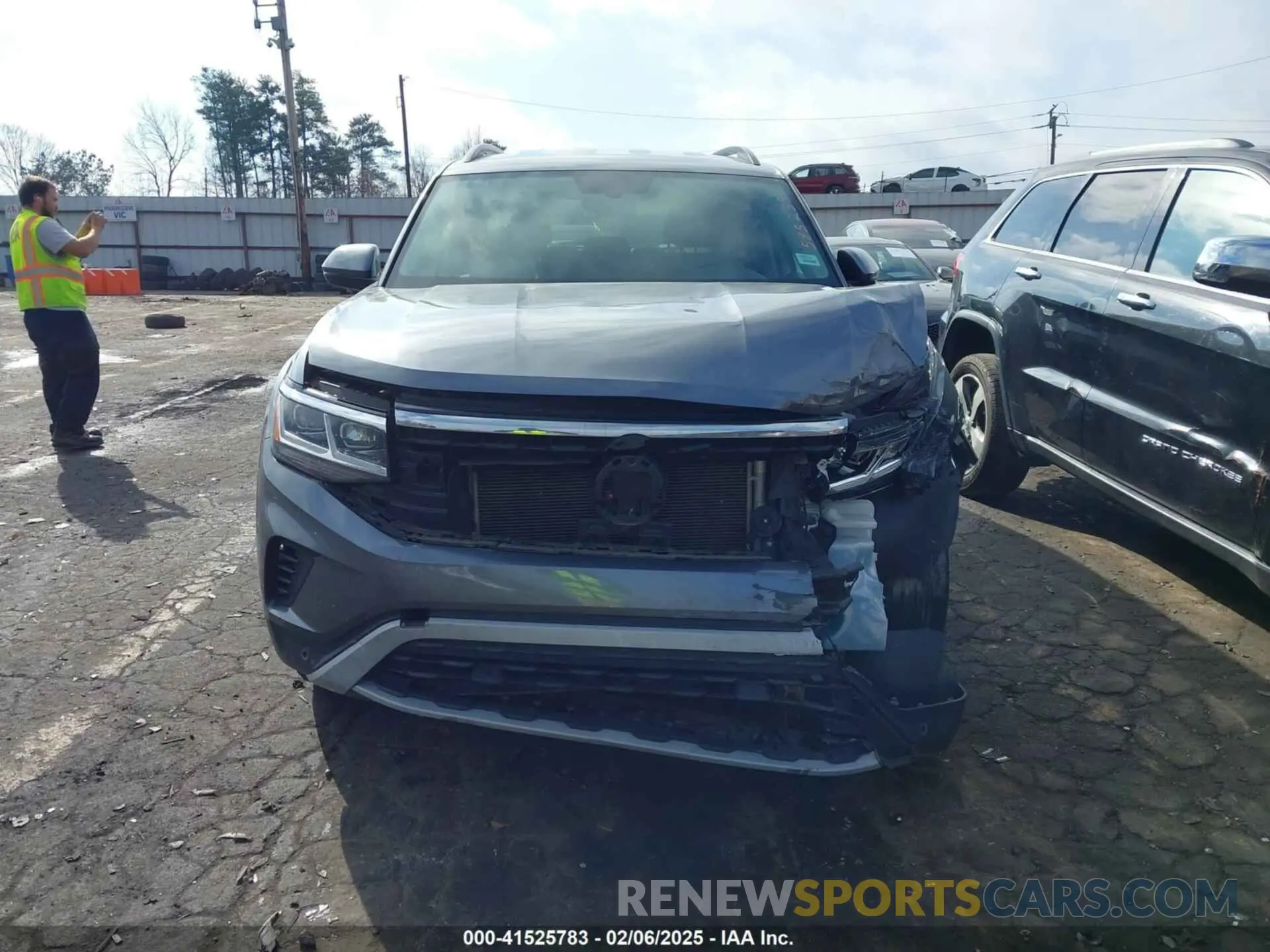 12 Photograph of a damaged car 1V2WR2CA0MC585259 VOLKSWAGEN ATLAS 2021