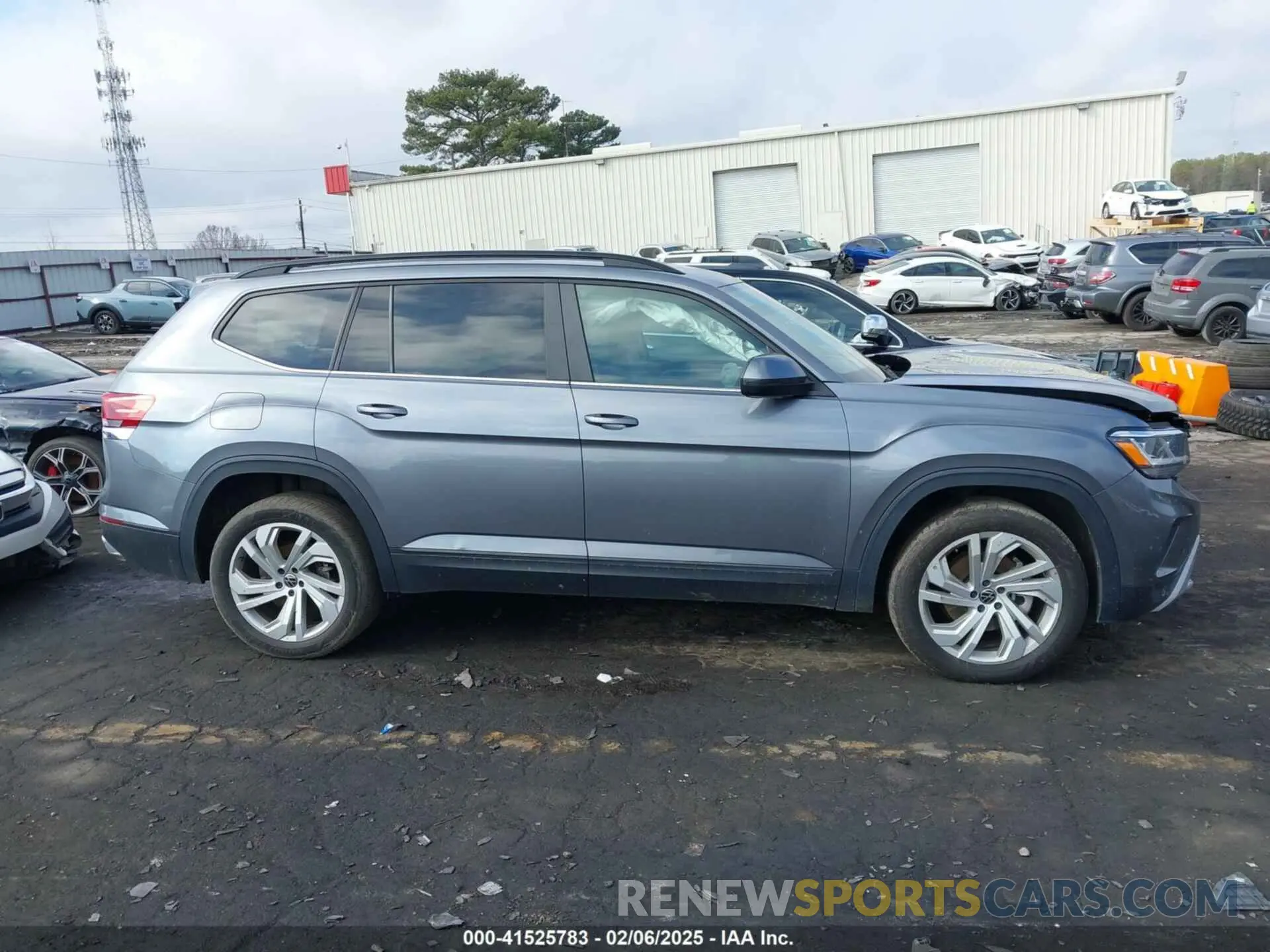 13 Photograph of a damaged car 1V2WR2CA0MC585259 VOLKSWAGEN ATLAS 2021