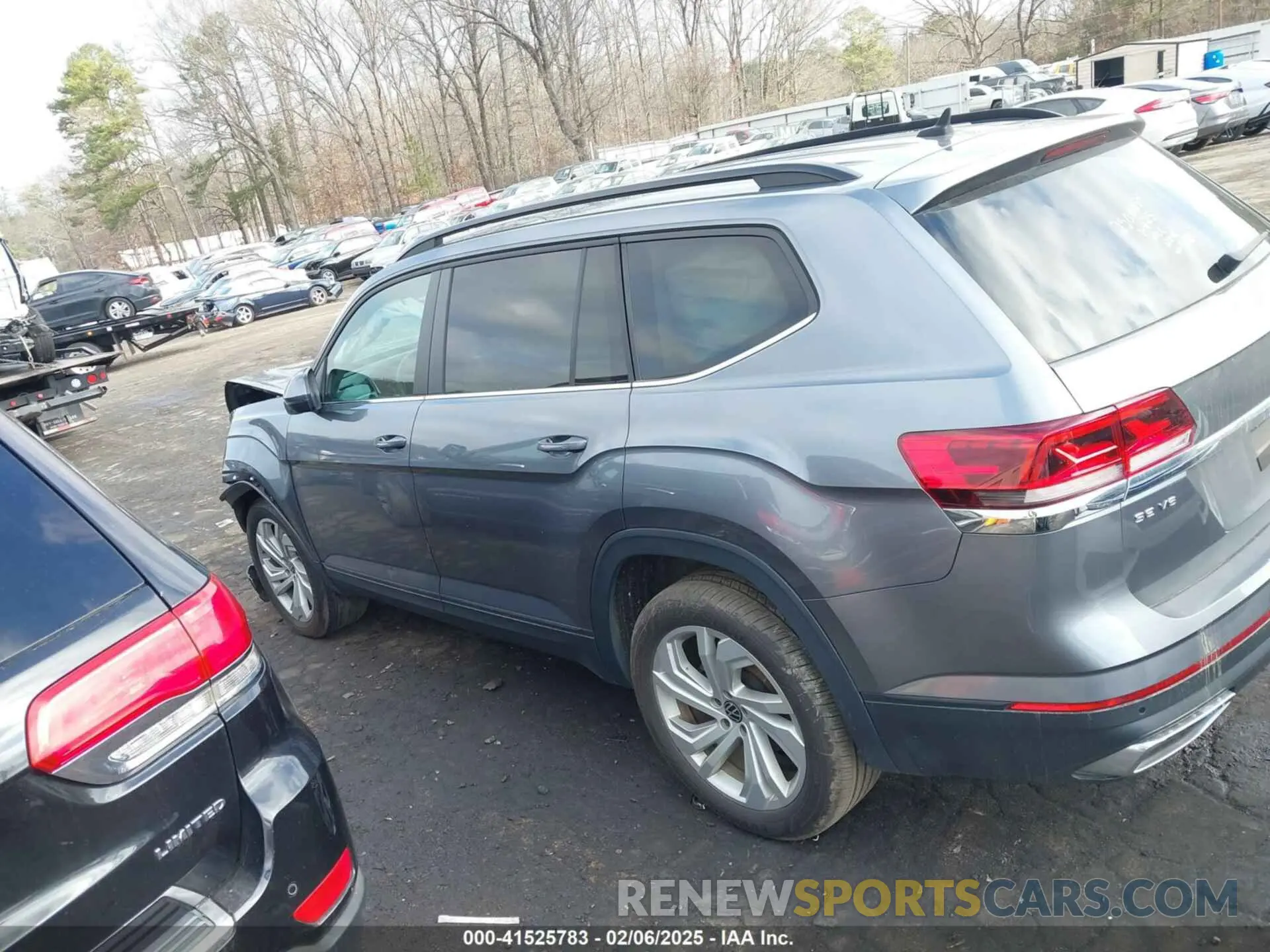 14 Photograph of a damaged car 1V2WR2CA0MC585259 VOLKSWAGEN ATLAS 2021