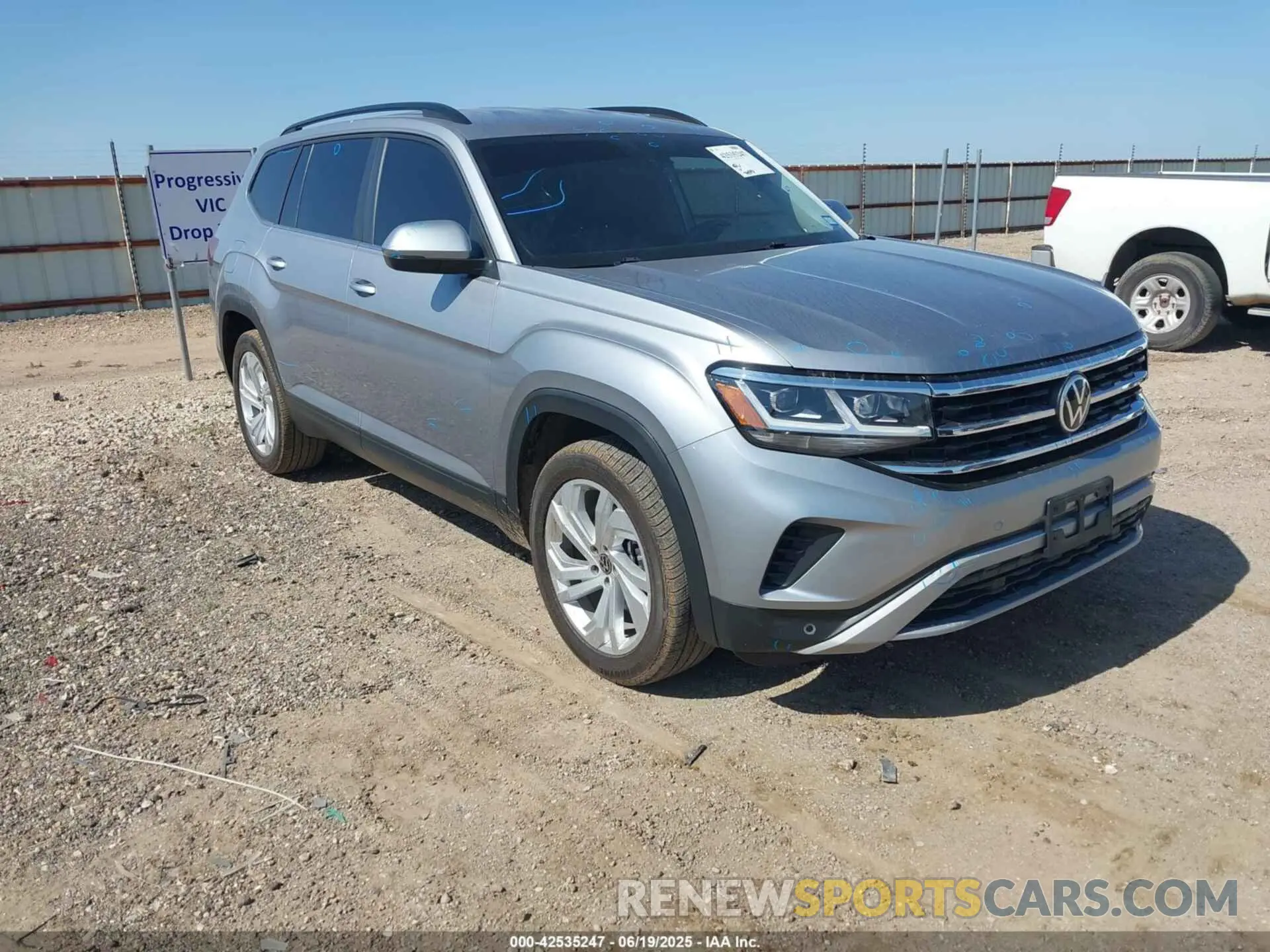 1 Photograph of a damaged car 1V2WR2CA0MC587903 VOLKSWAGEN ATLAS 2021