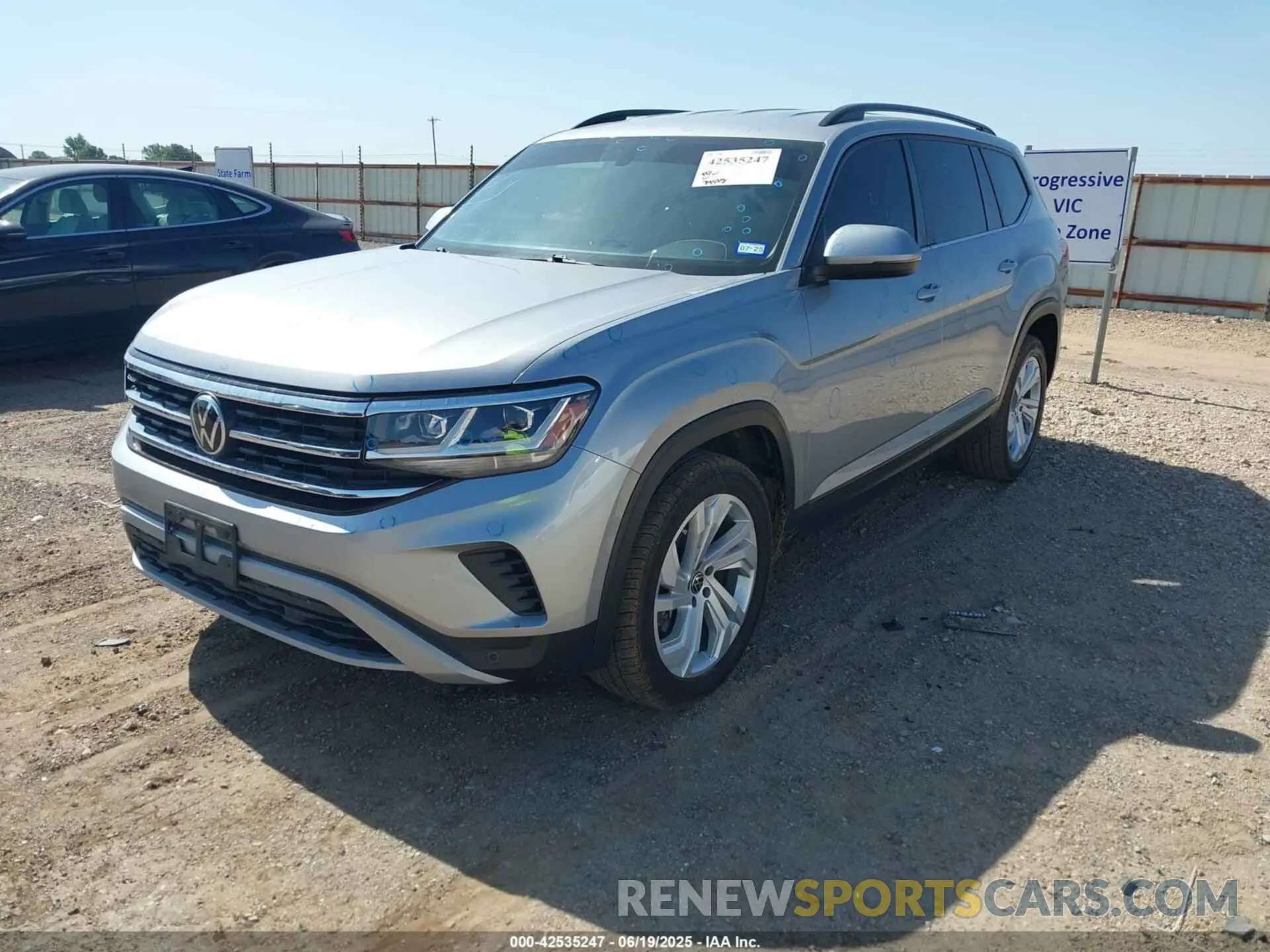 2 Photograph of a damaged car 1V2WR2CA0MC587903 VOLKSWAGEN ATLAS 2021