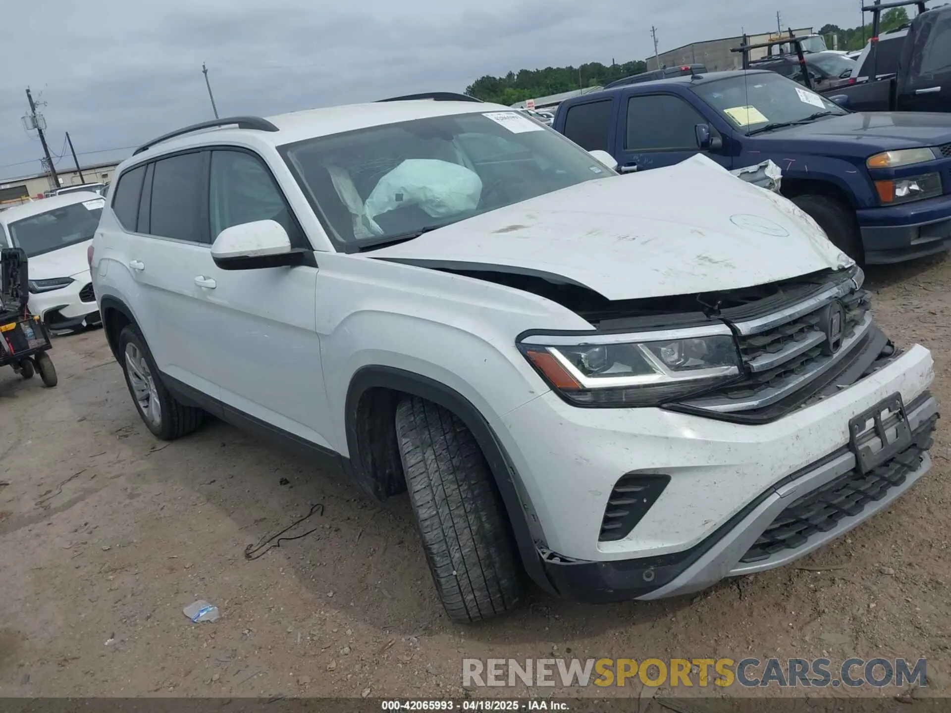 1 Photograph of a damaged car 1V2WR2CA3MC570349 VOLKSWAGEN ATLAS 2021